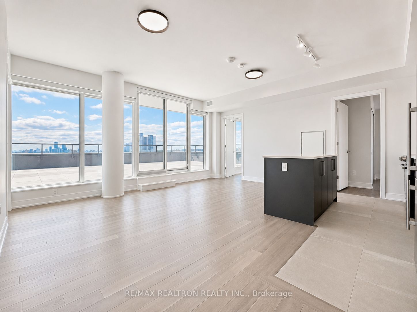 664 Spadina Avenue 1001, Toronto, ON M5S 2H7