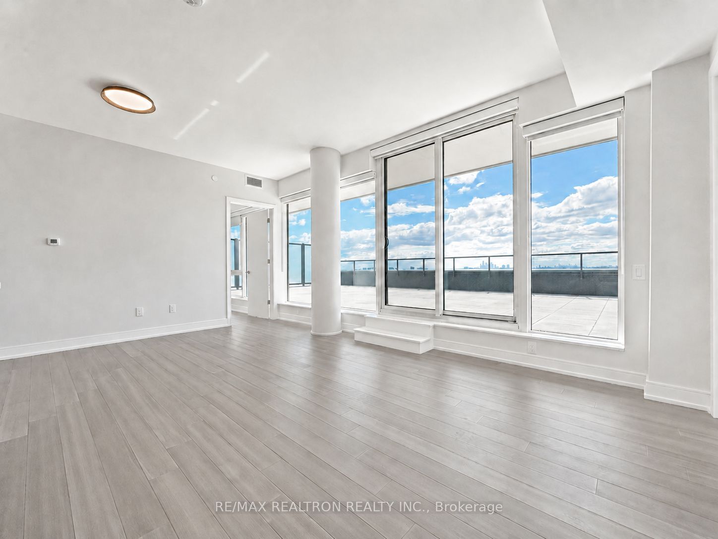 664 Spadina Avenue 1001, Toronto, ON M5S 2H7 photo 2