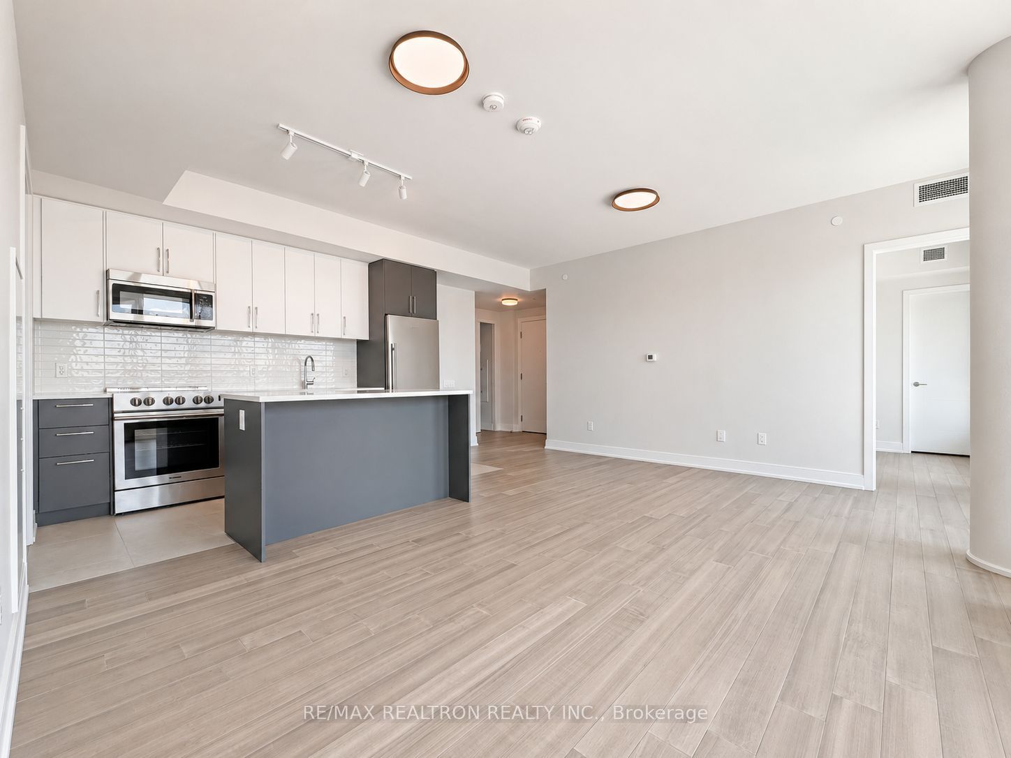 664 Spadina Avenue 1001, Toronto, ON M5S 2H7 photo 3