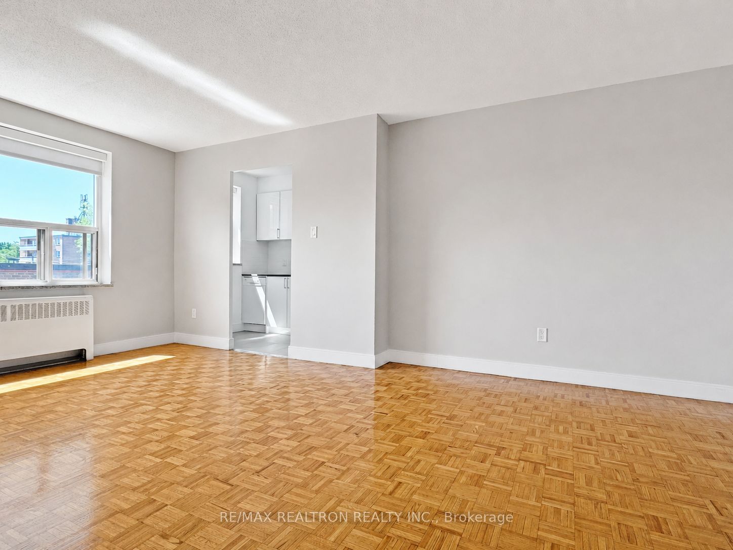 1291 Bayview Avenue 305, Toronto, ON M4G 2Z9 photo 2