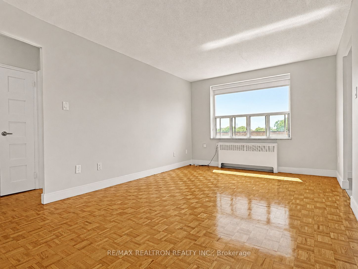 1291 Bayview Avenue 305, Toronto, ON M4G 2Z9 photo 3