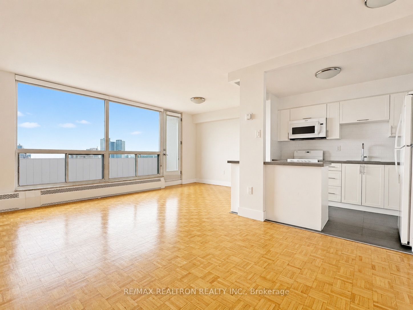 666 Spadina Avenue 1611, Toronto, ON M5S 2H8 photo 2