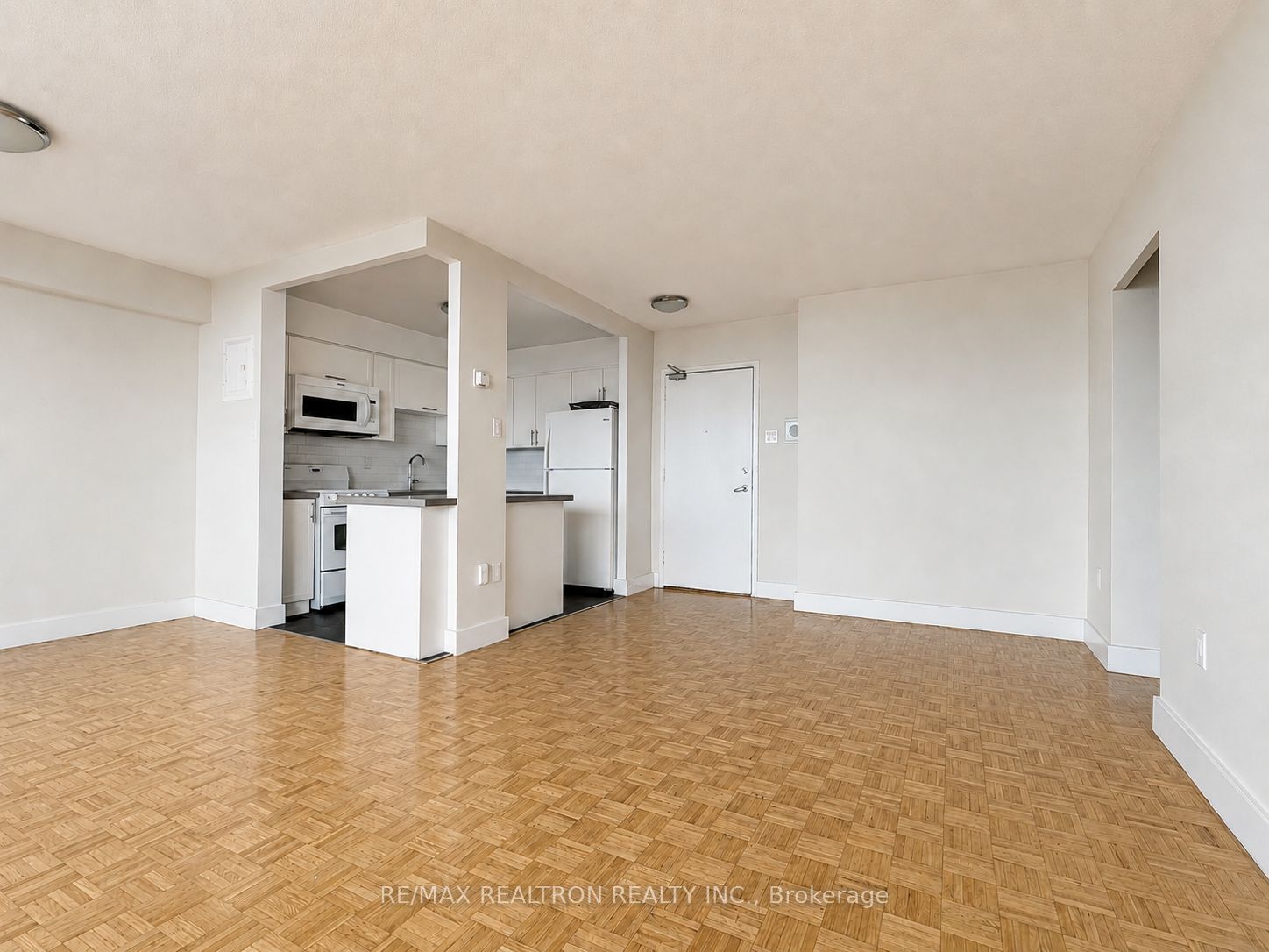 666 Spadina Avenue 1611, Toronto, ON M5S 2H8 photo 3