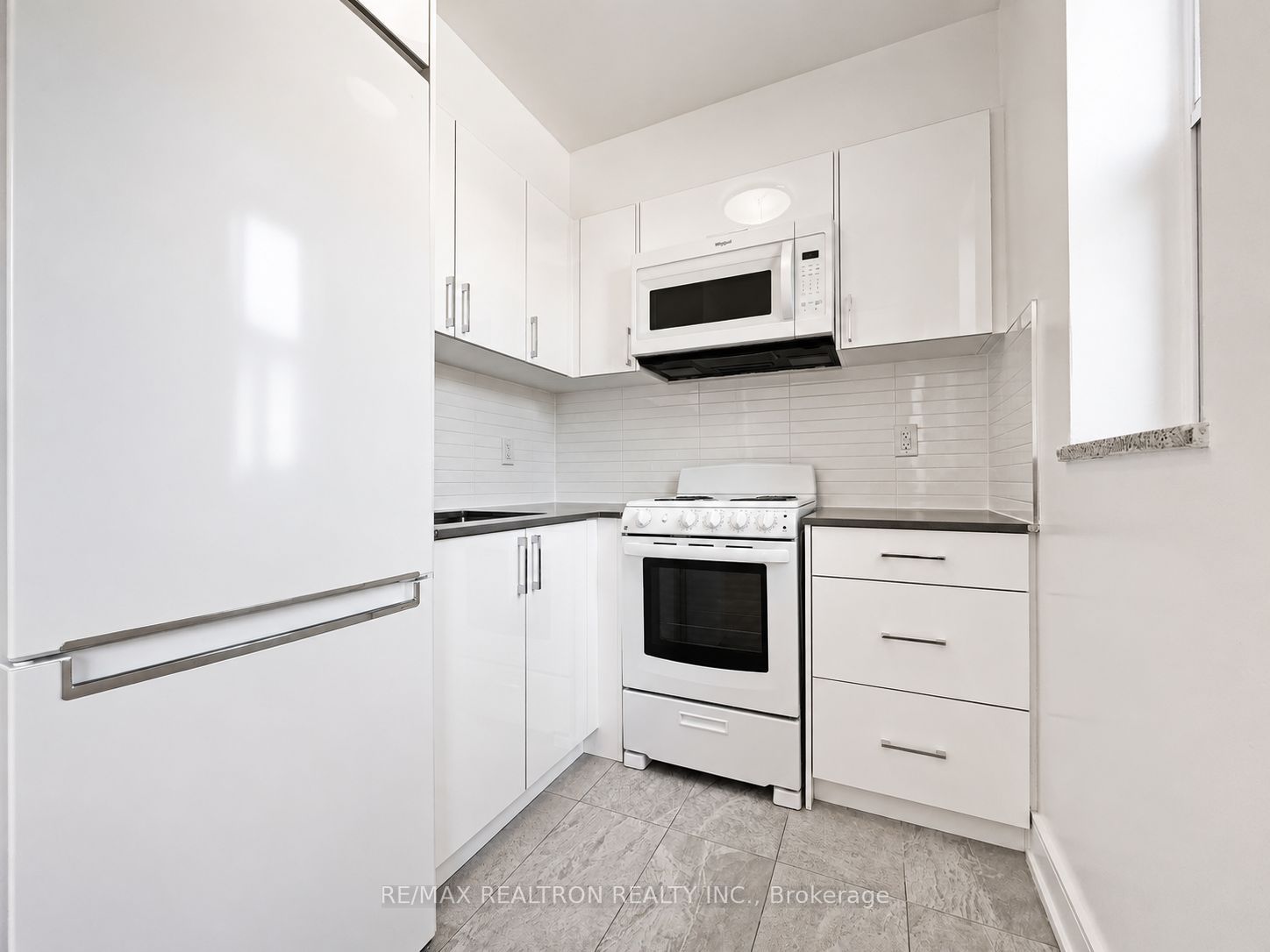 1291 Bayview Avenue 306, Toronto, ON M4G 2Z9 photo 5