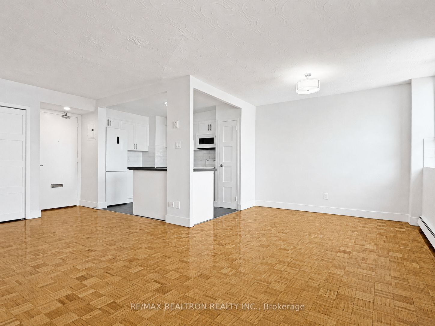 525 Eglinton Avenue E 903, Toronto, ON M4P 2P6 photo 4