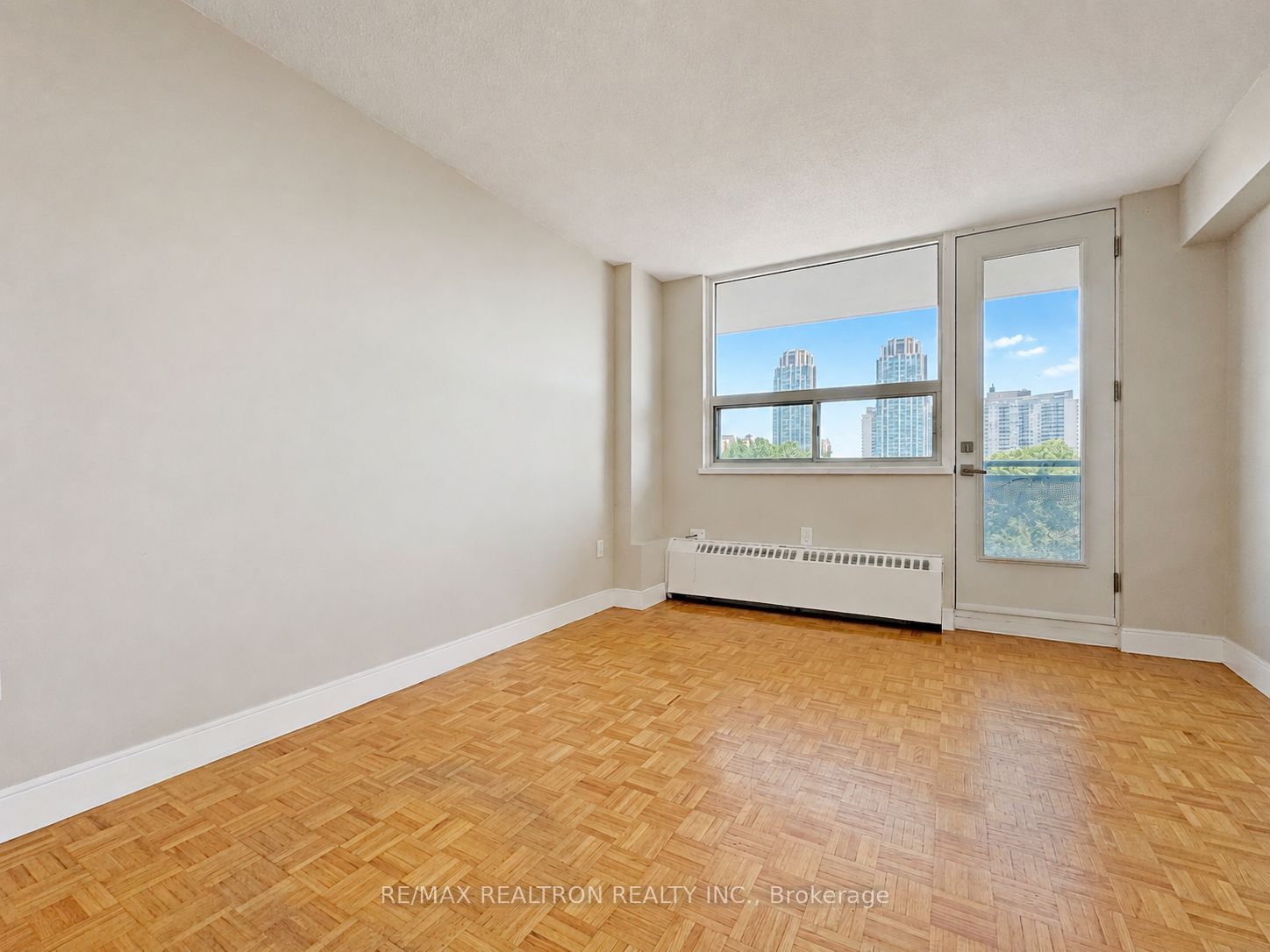 1500 Bathurst Street 907, Toronto, ON M5P 3L3 photo 4