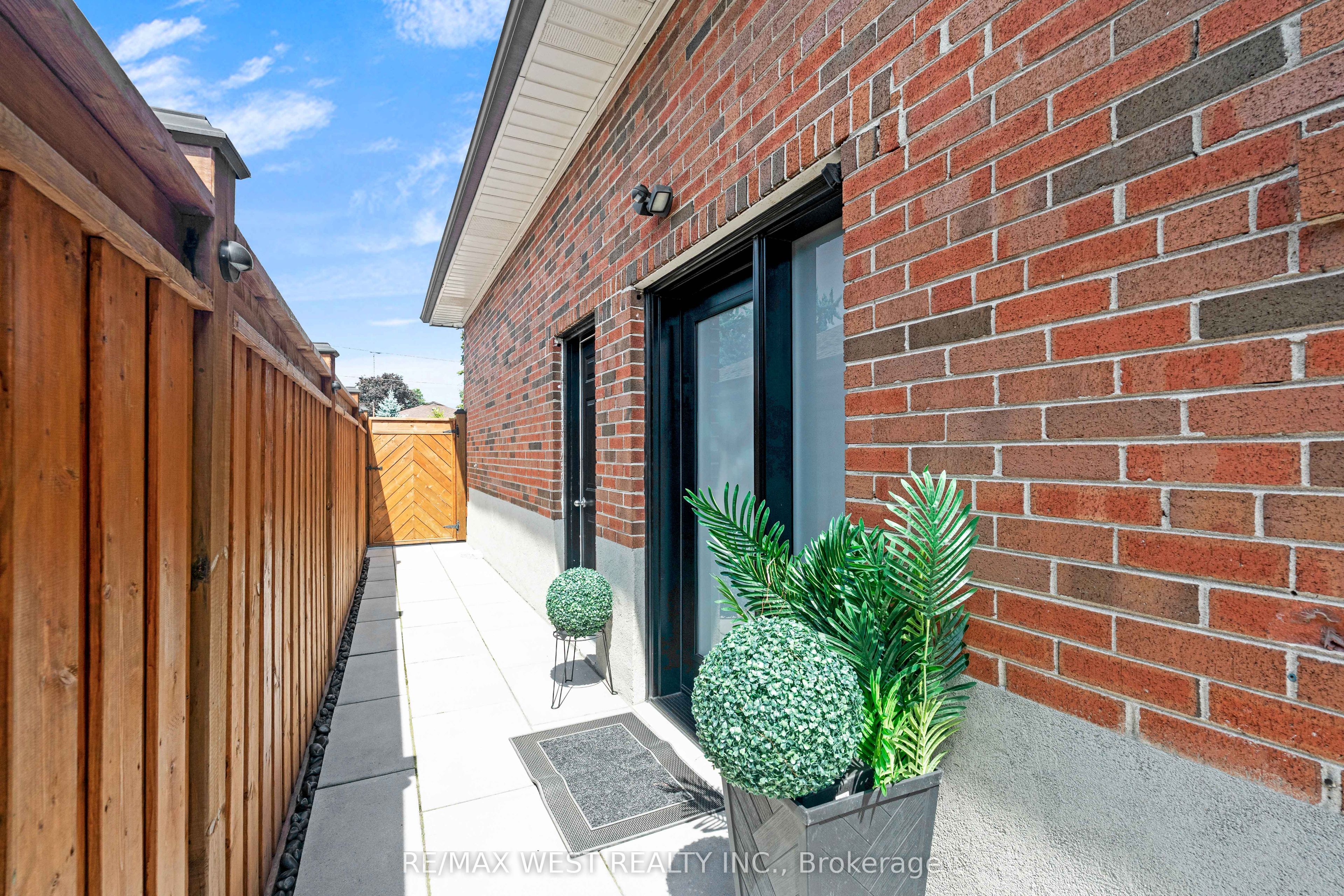 177 Searle Avenue, Toronto, ON M3H 4B5 photo 2