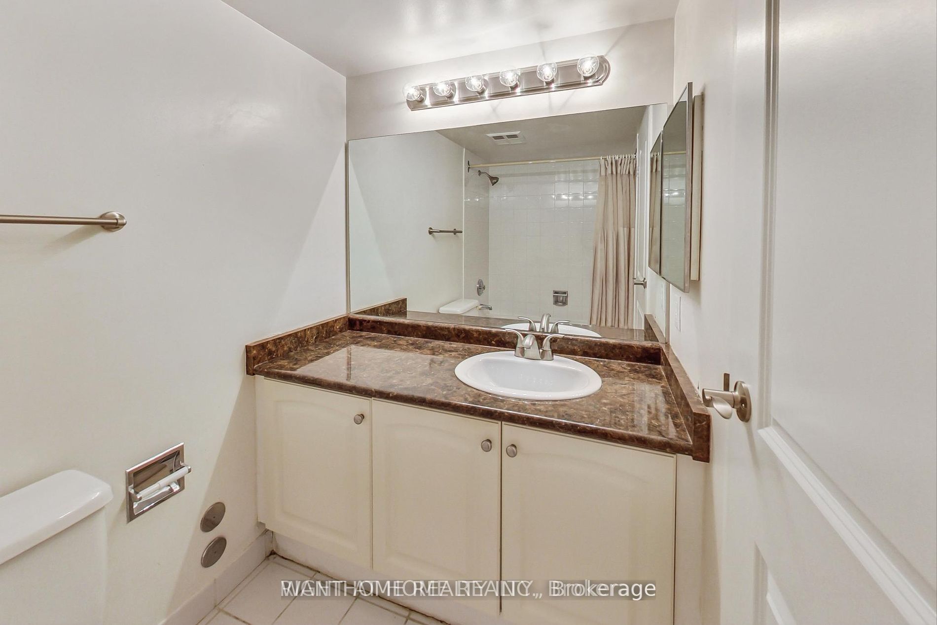 5765 Yonge Street 1709, Toronto, ON M2M 4H9 photo 5
