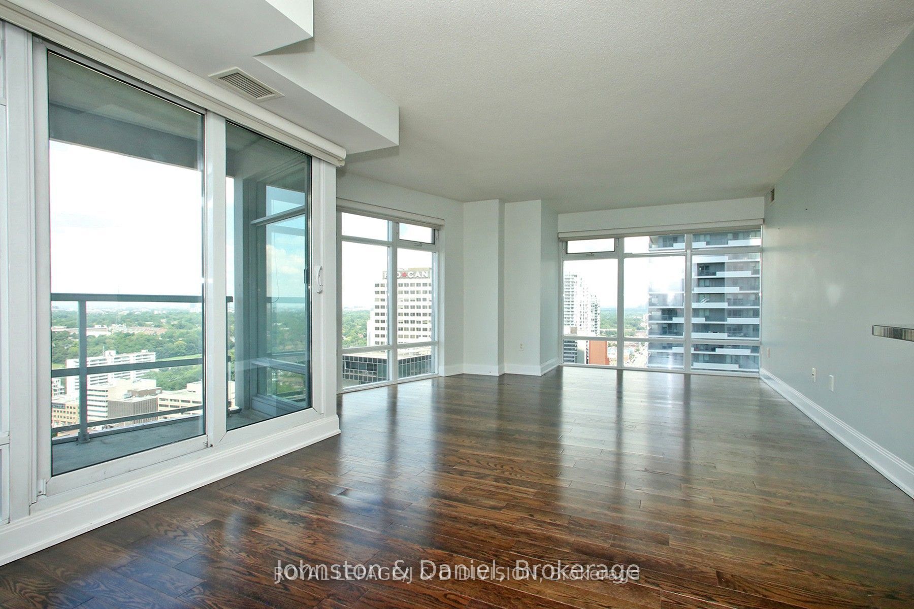 2181 Yonge Street 2908, Toronto, ON M4S 3H7 photo 3
