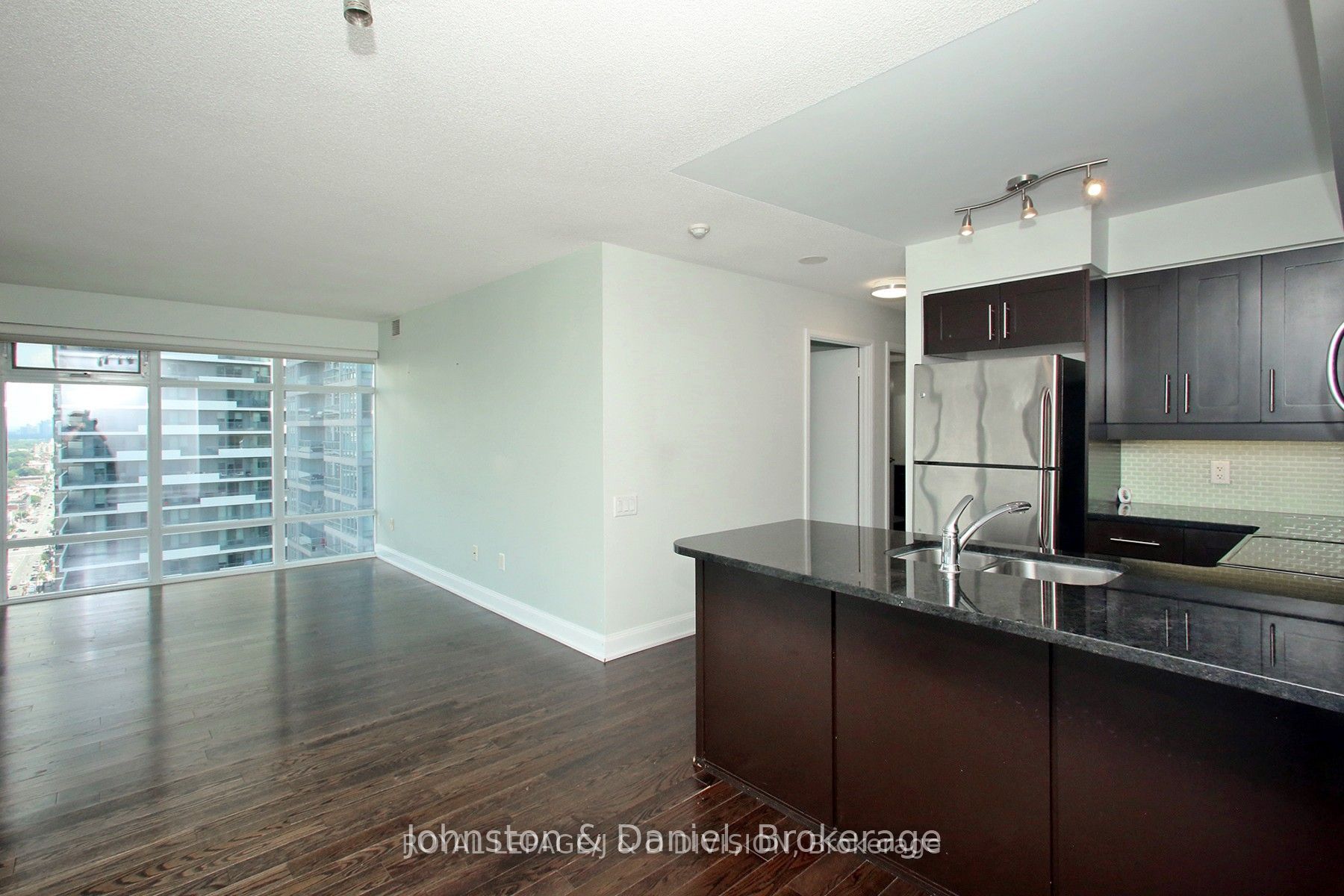 2181 Yonge Street 2908, Toronto, ON M4S 3H7 photo 4