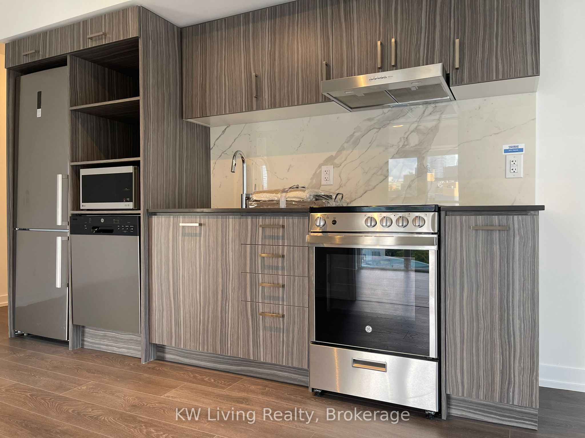 219 Dundas Street E 1007, Toronto, ON M5A 0V1 photo 4