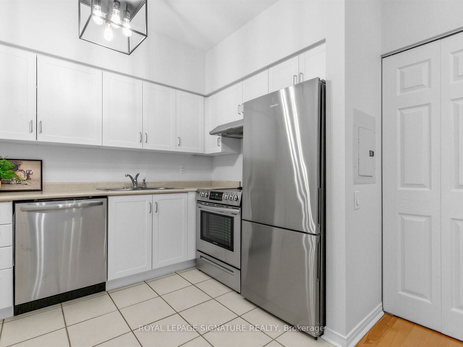 120 Lombard Street 803, Toronto, ON M5C 3H5 photo 5