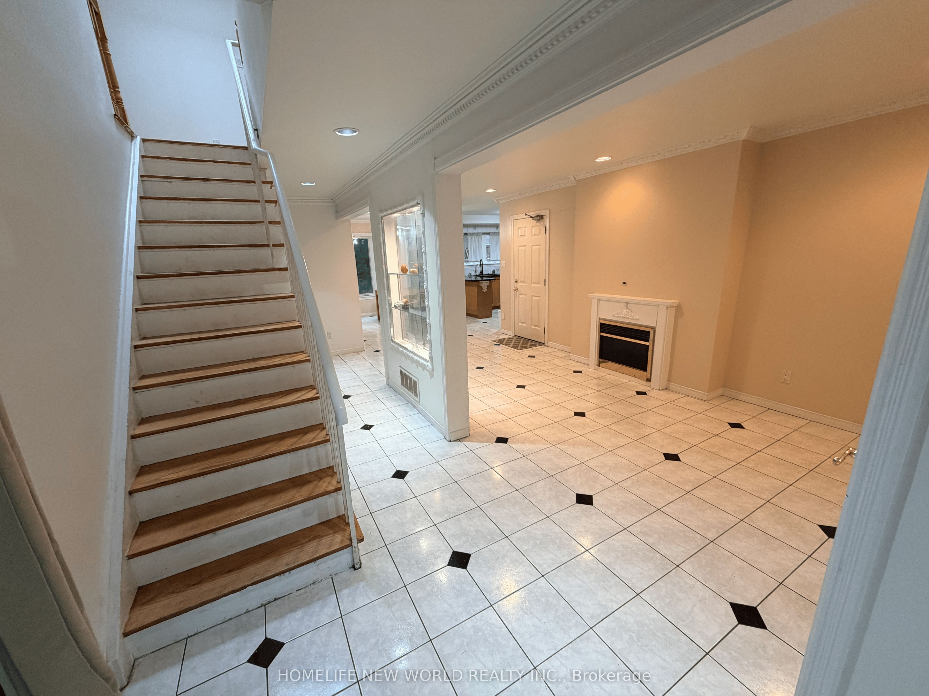 63 Lehar Crescent, Toronto, ON M2H 1J4 photo 2