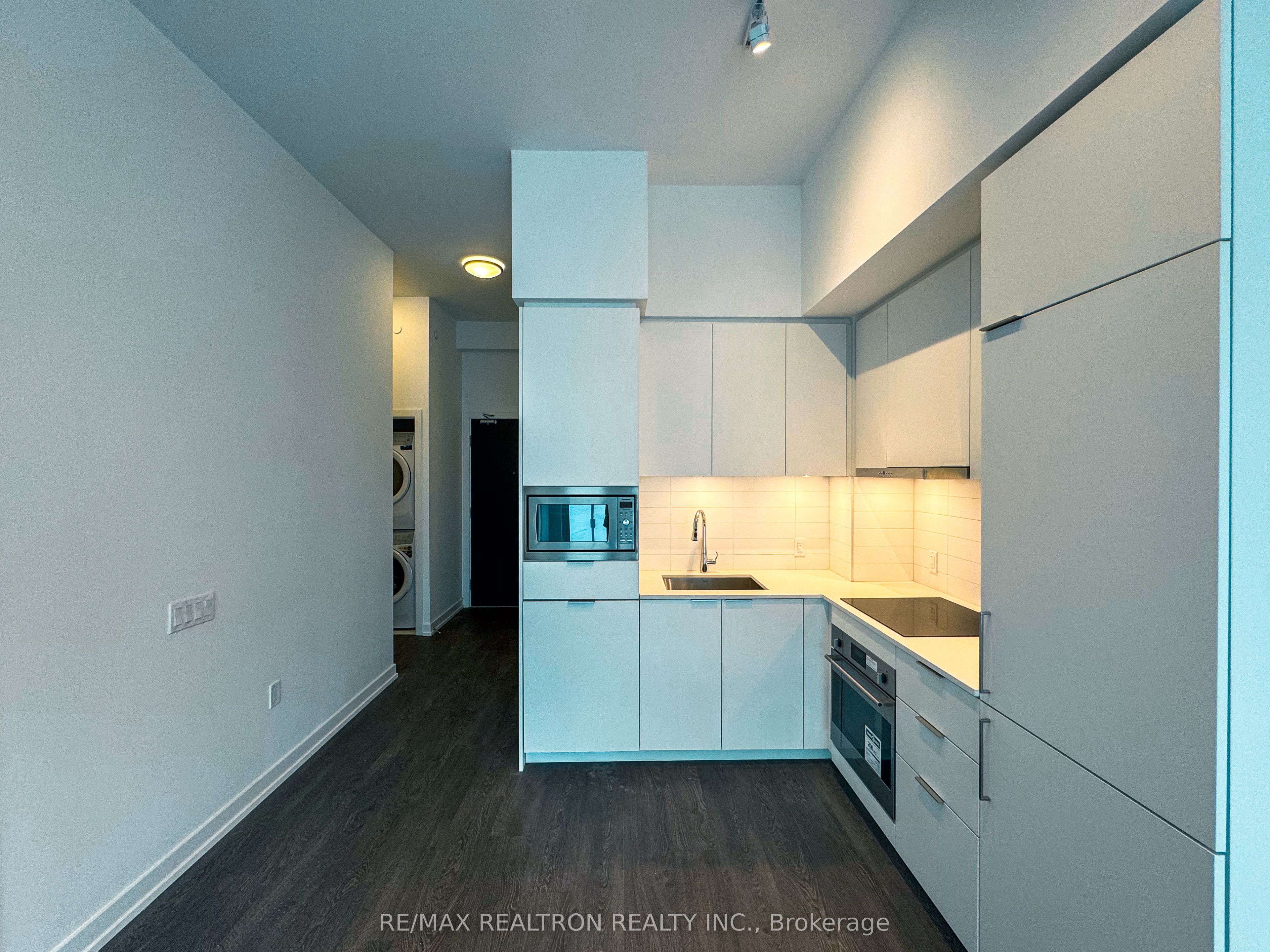 8 Olympic Garden Drive S802, Toronto, ON M2M 0B9 photo 3