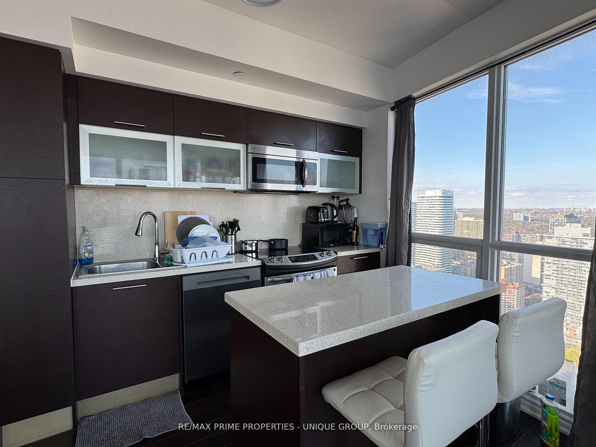 386 Yonge Street 3807, Toronto, ON M5B 0A5 photo 3