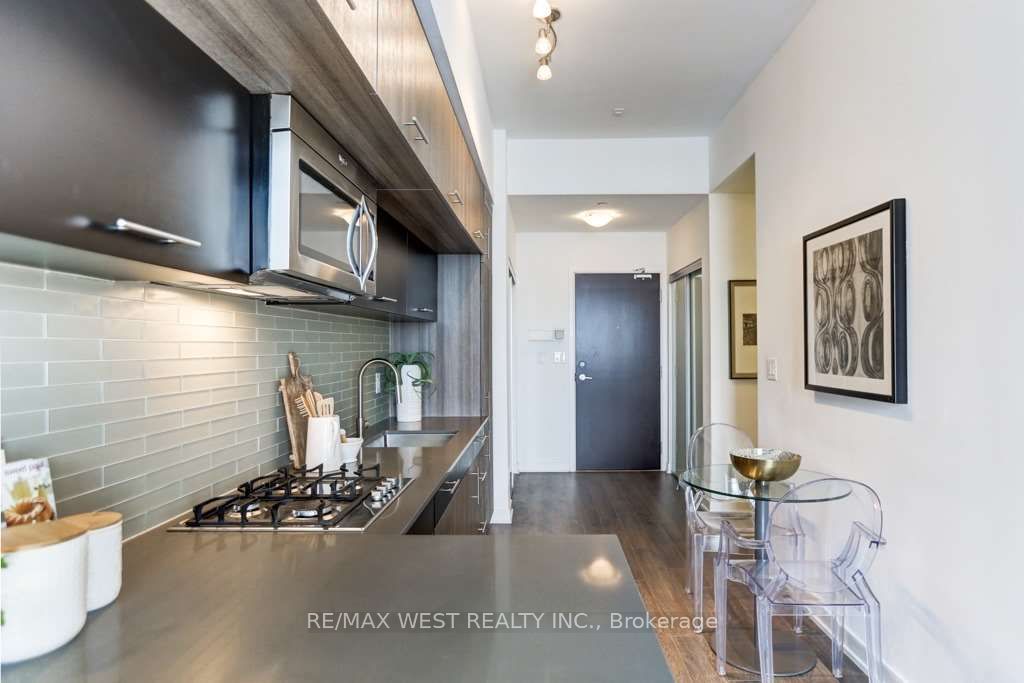 205 Manning Avenue 413, Toronto, ON M6J 2K7 photo 5