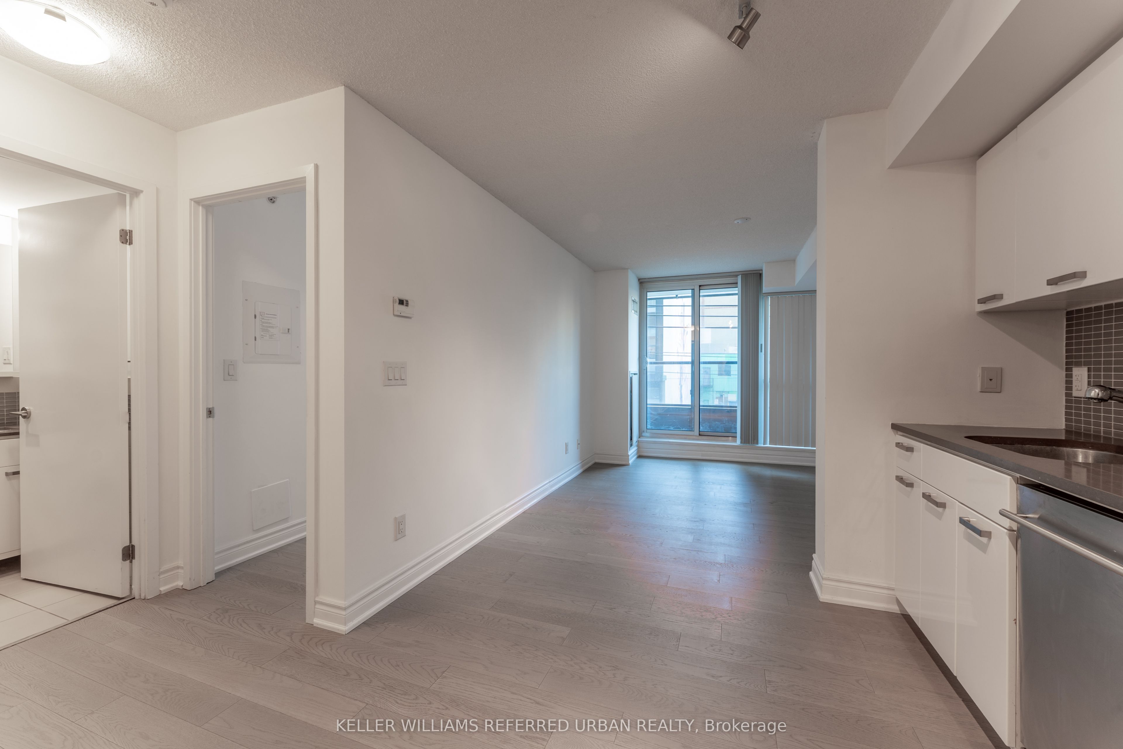 295 Adelaide Street W 201, Toronto, ON M5V 1P7 photo 2