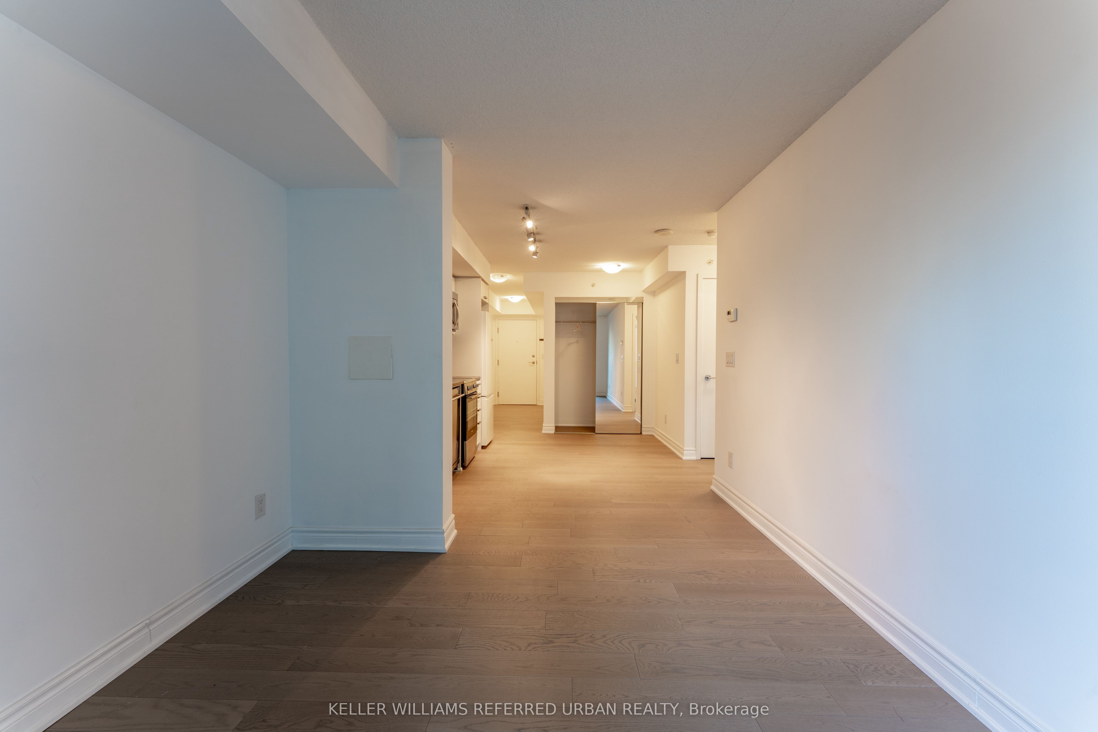 295 Adelaide Street W 201, Toronto, ON M5V 1P7 photo 3