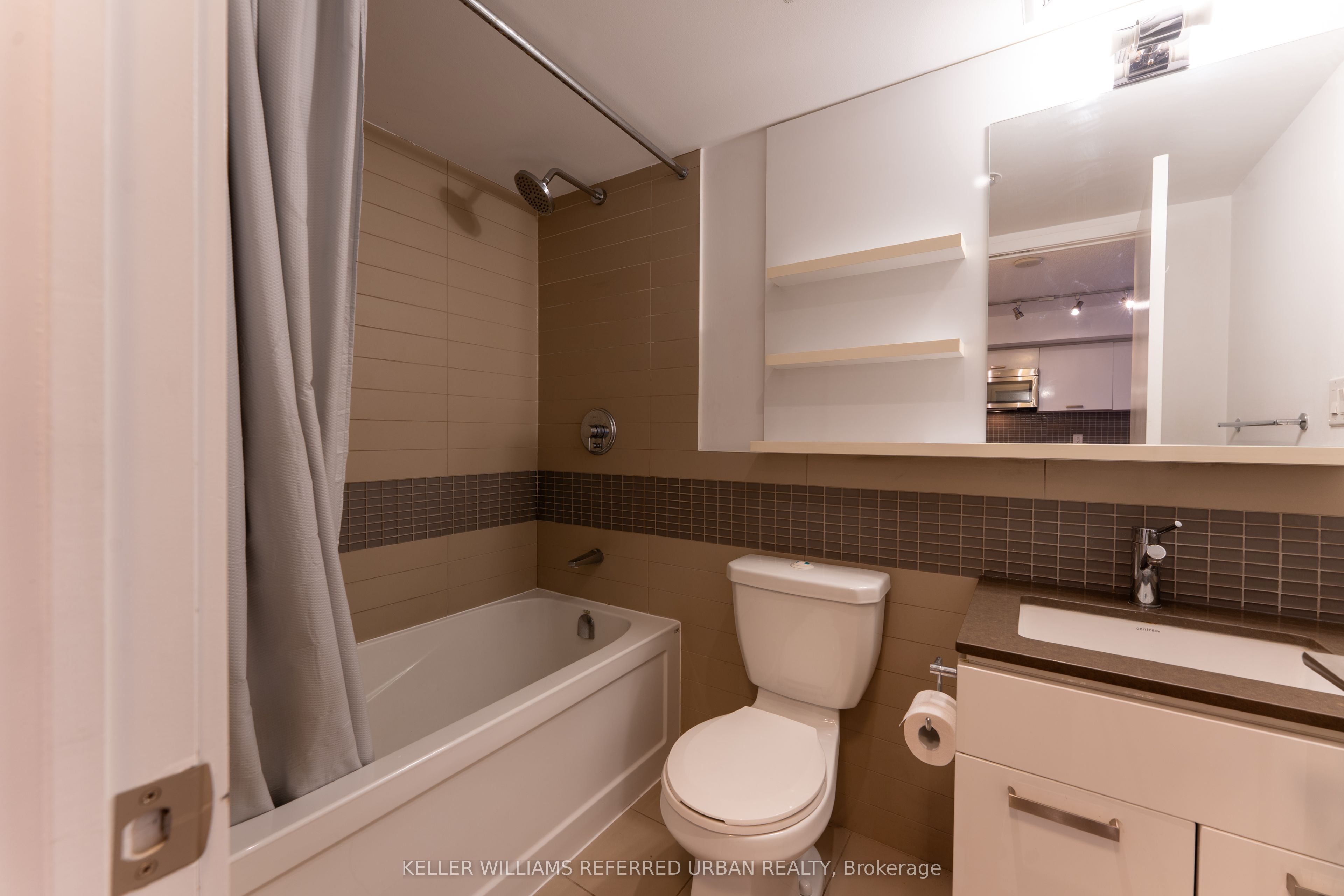 295 Adelaide Street W 201, Toronto, ON M5V 1P7 photo 5