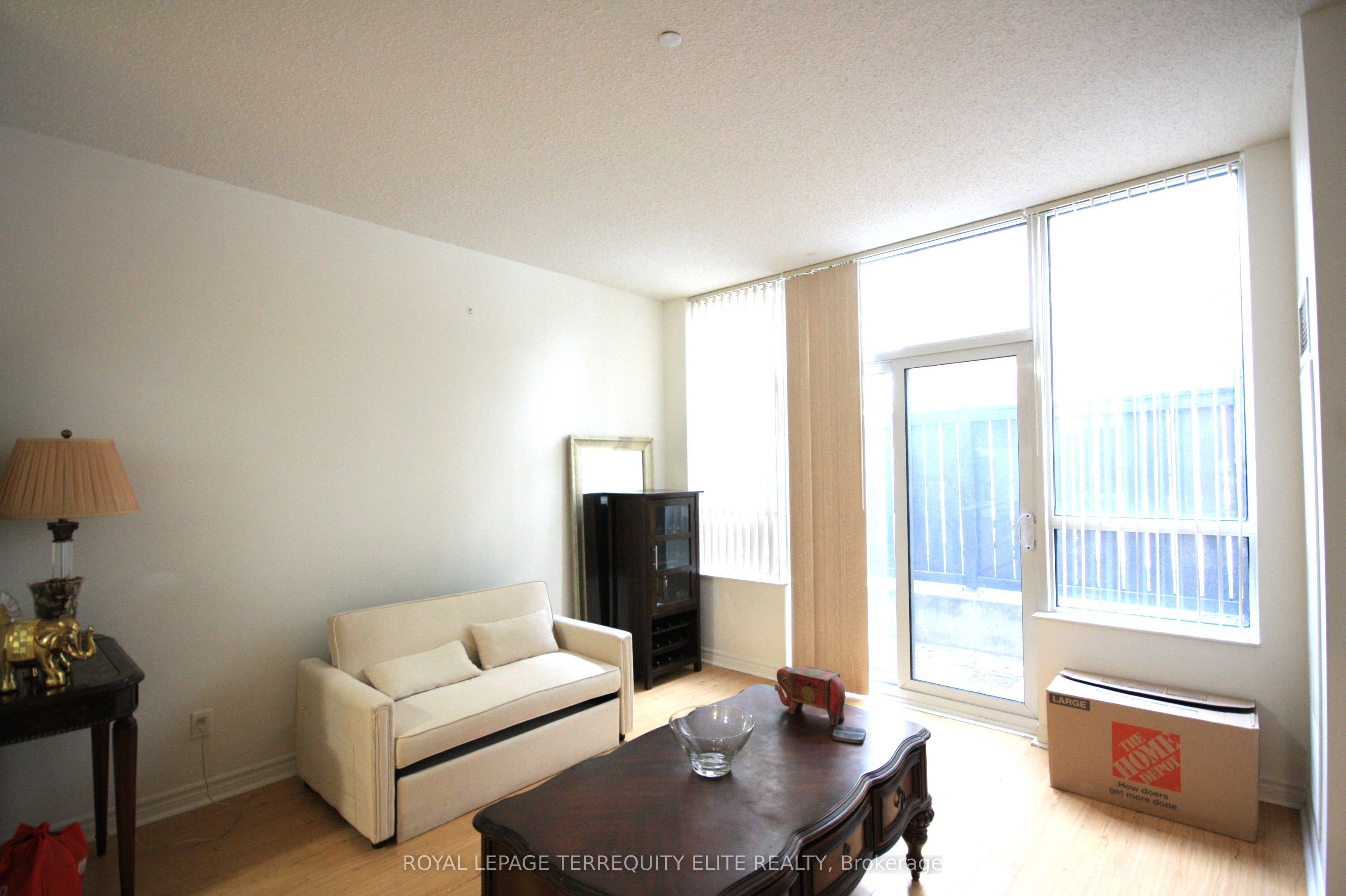 35 Saranac Boulevard 110, Toronto, ON M6A 2G4 photo 5