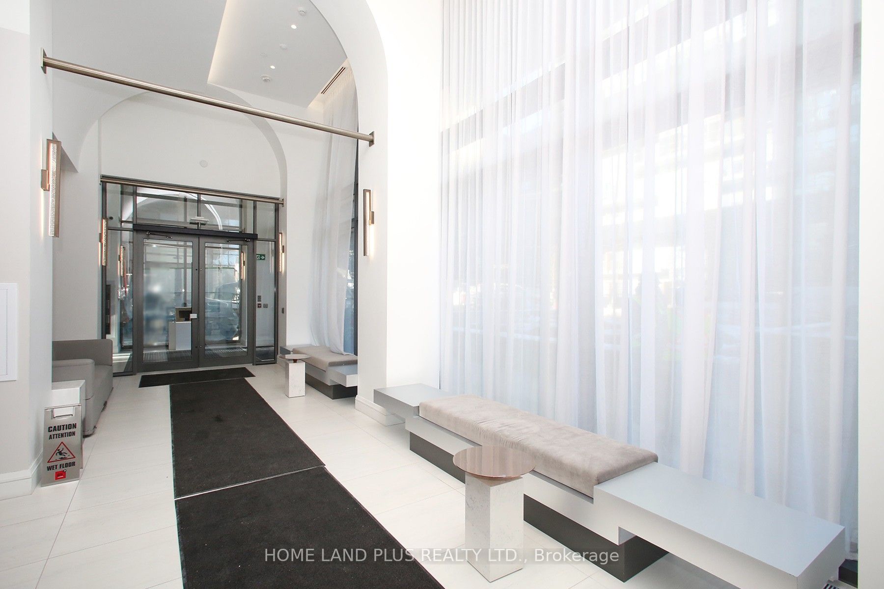 39 Roehampton Avenue 2704, Toronto, ON M4P 1P9 photo 4