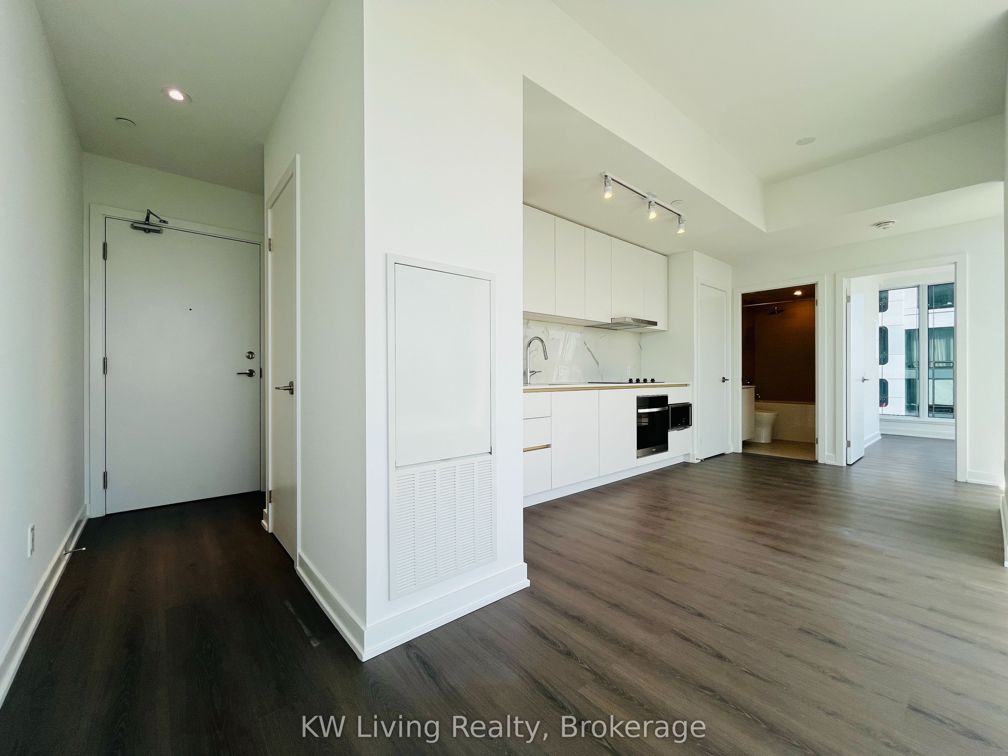 8 Wellesley Street W 5208, Toronto, ON M4Y 0J5 photo 2