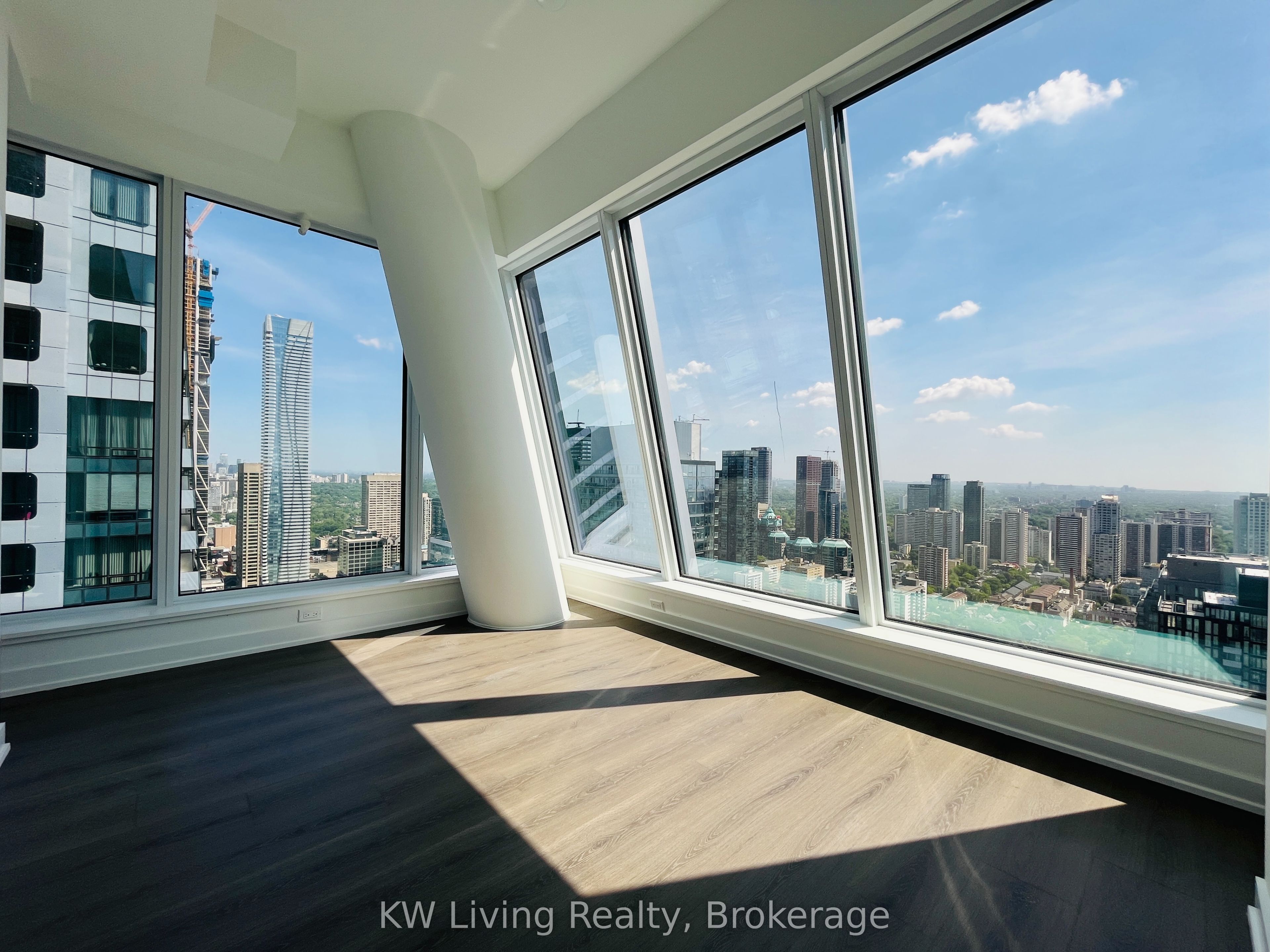 8 Wellesley Street W 5208, Toronto, ON M4Y 0J5 photo 4