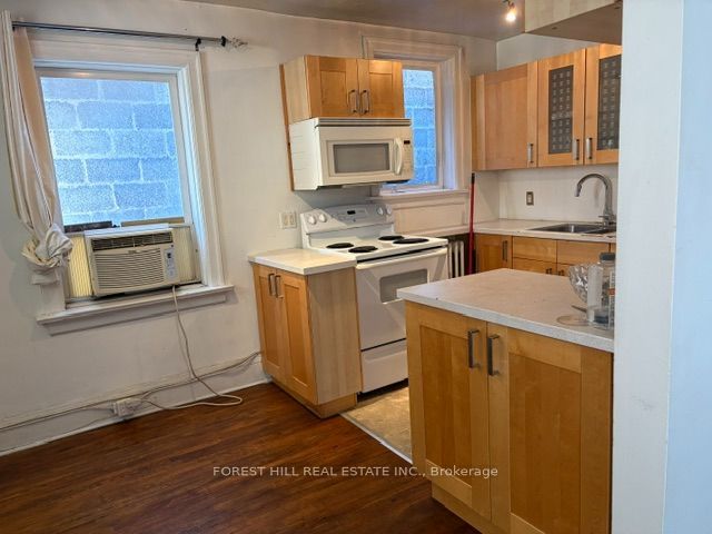 398 Spadina Road 2, Toronto, ON M5P 2W2 photo 2