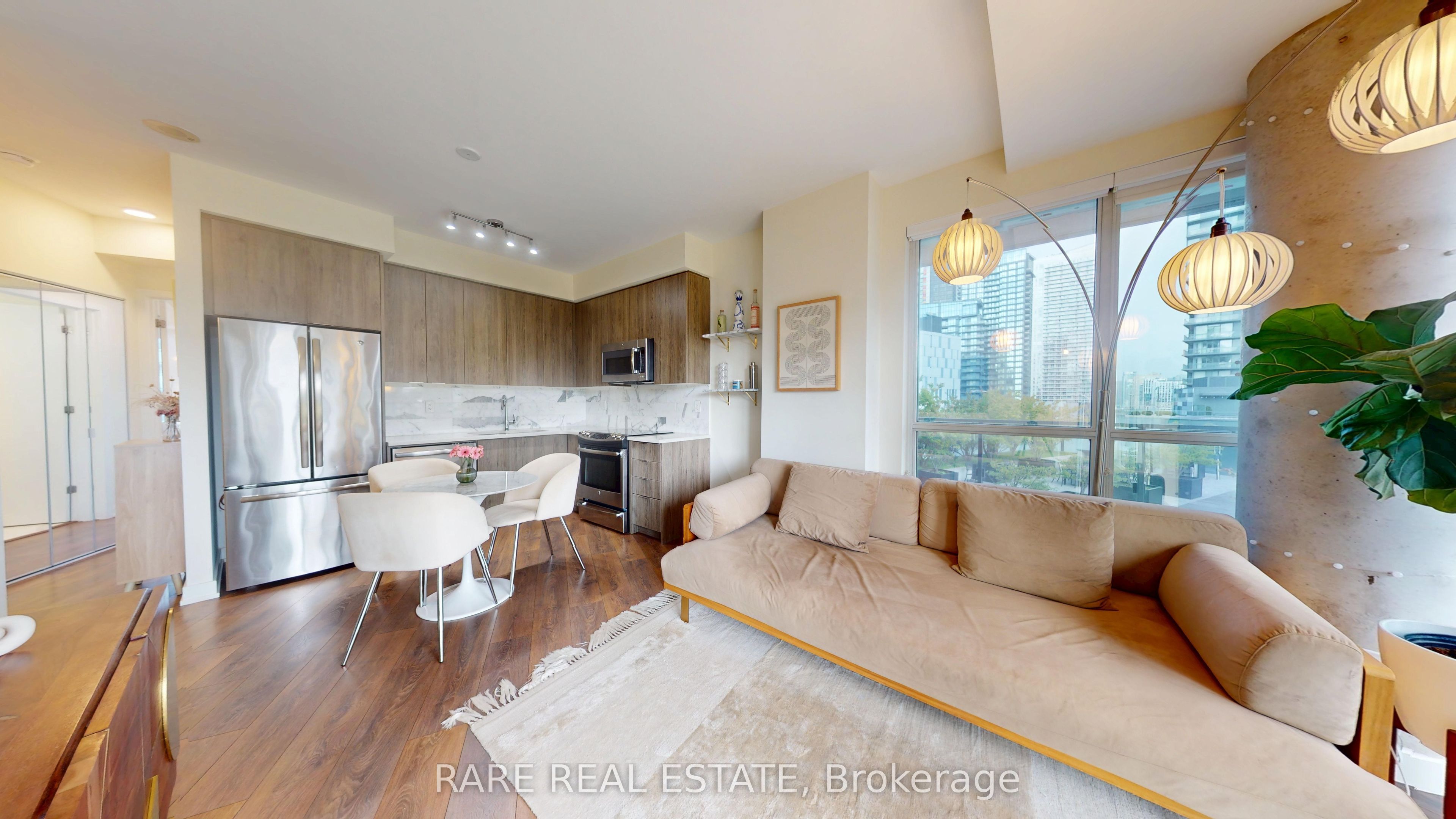 50 Bruyeres Mews 905, Toronto, ON M5V 0A7 photo 3