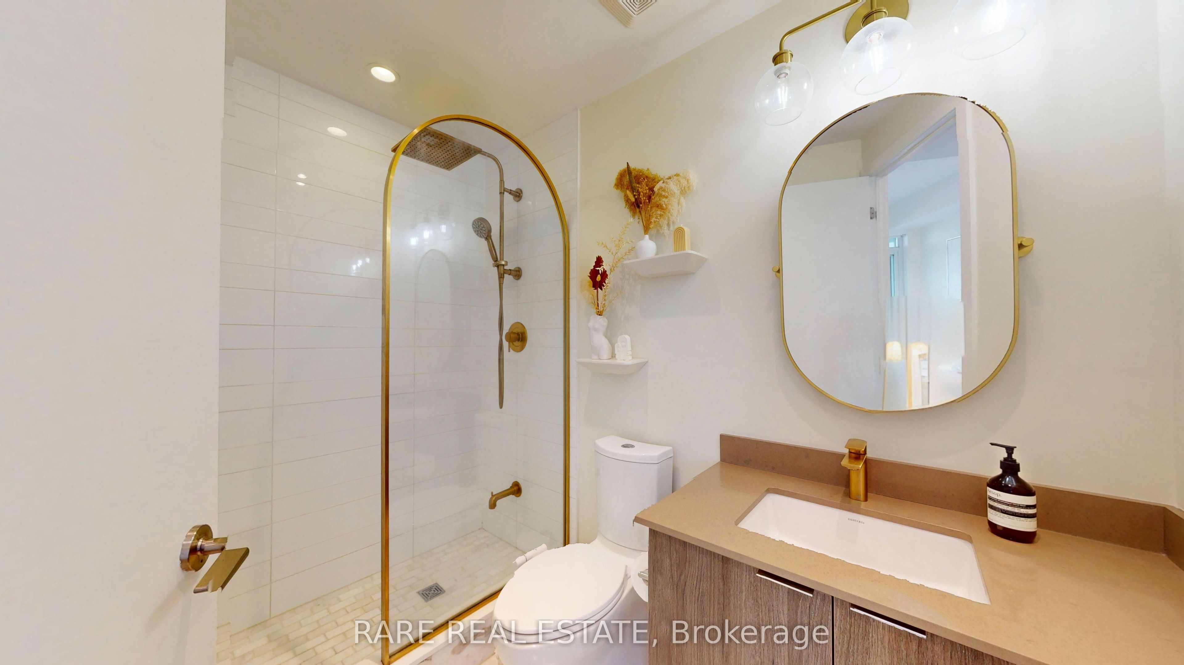 50 Bruyeres Mews 905, Toronto, ON M5V 0A7 photo 5