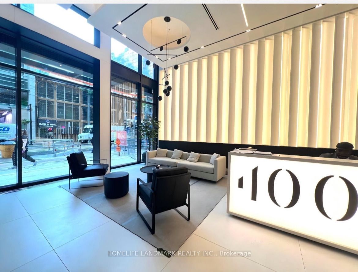 400 King Street W 2319, Toronto, ON M5V 0X8 photo 2