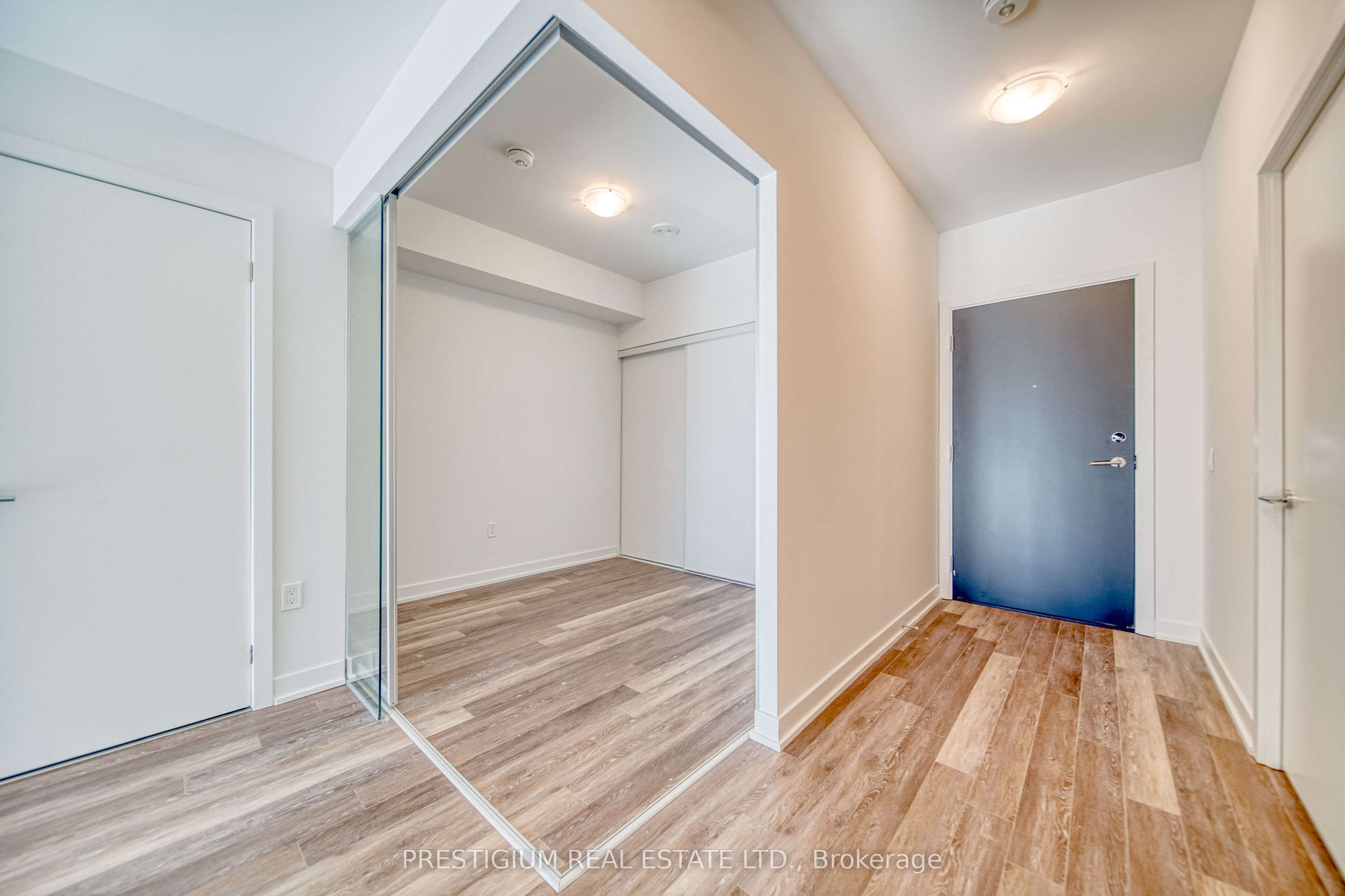 250 Lawrence Avenue W 213, Toronto, ON M5M 1B2 photo 5