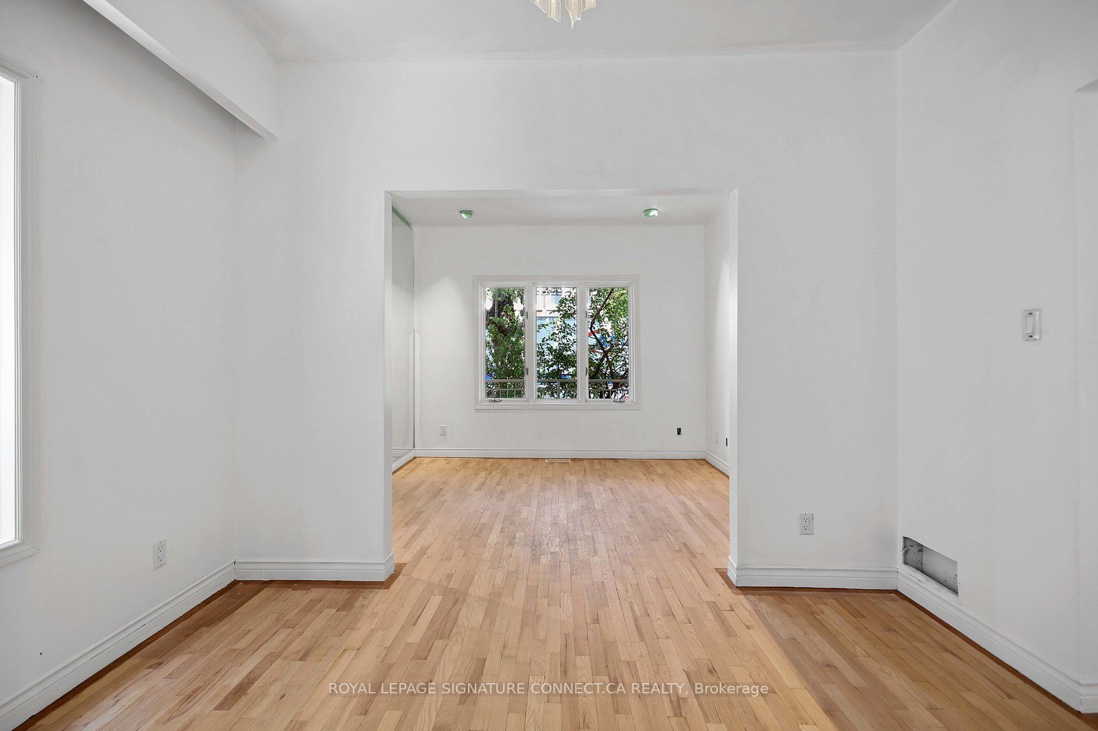 19 Mitchell Avenue Main, Toronto, ON M6J 1C1 photo 5
