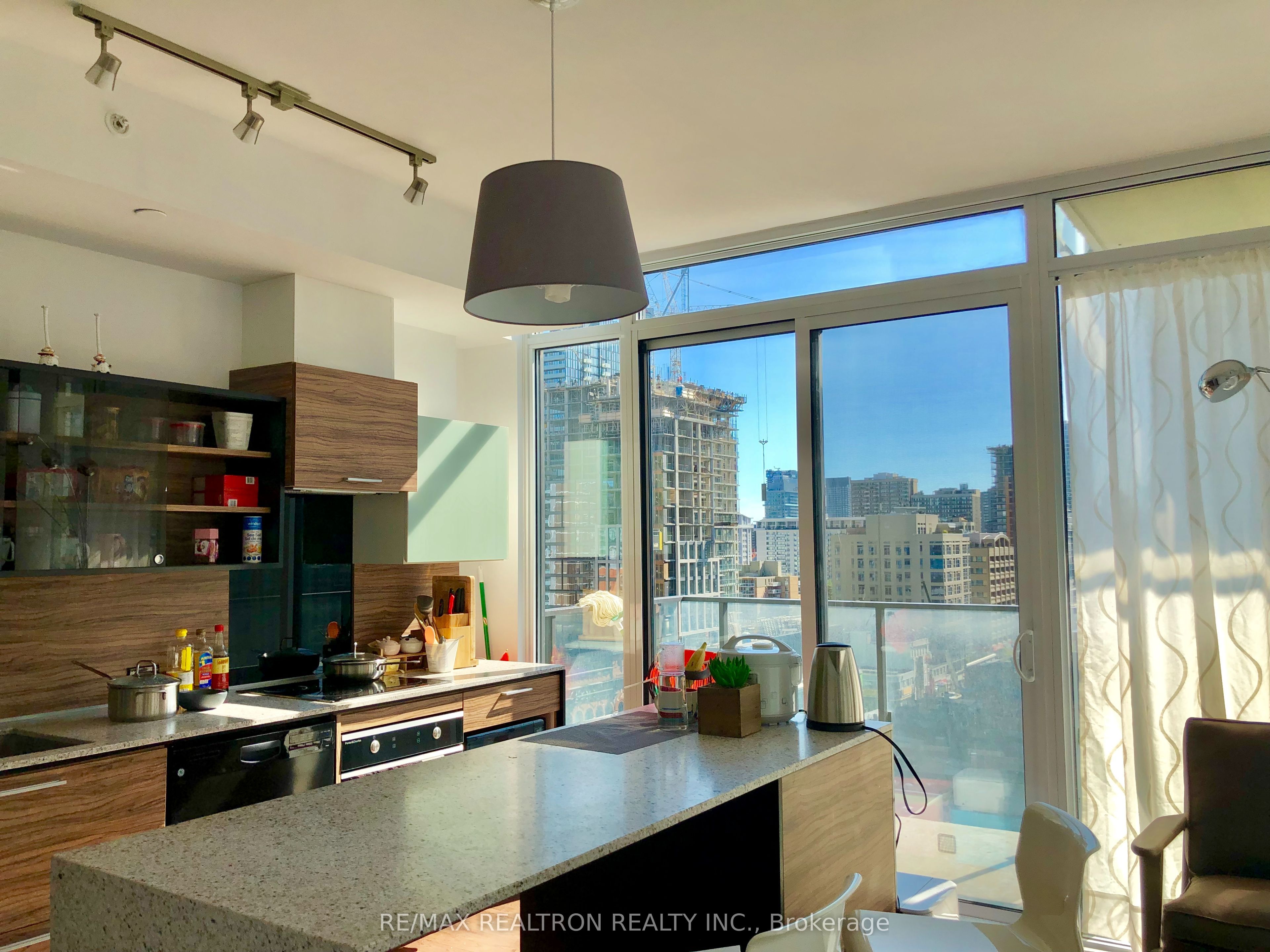 75 St Nicholas Street 1104, Toronto, ON M4Y 0A5 photo 4