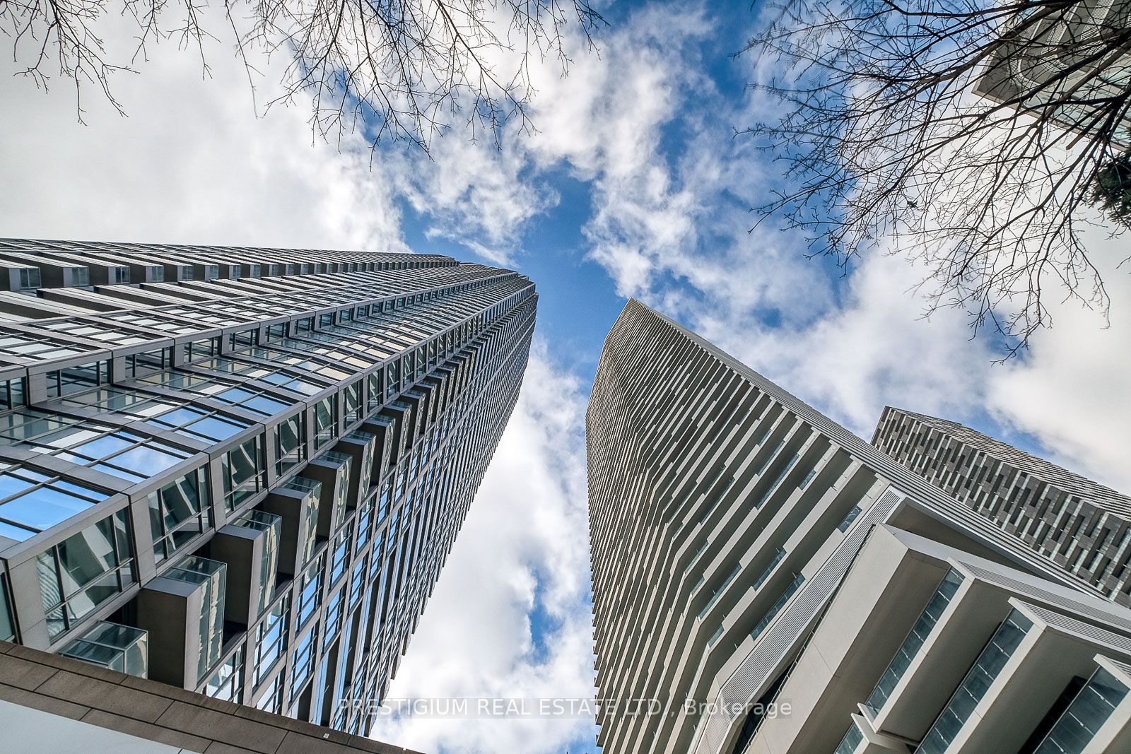 2221 Yonge Street 4809, Toronto, ON M4S 2B4