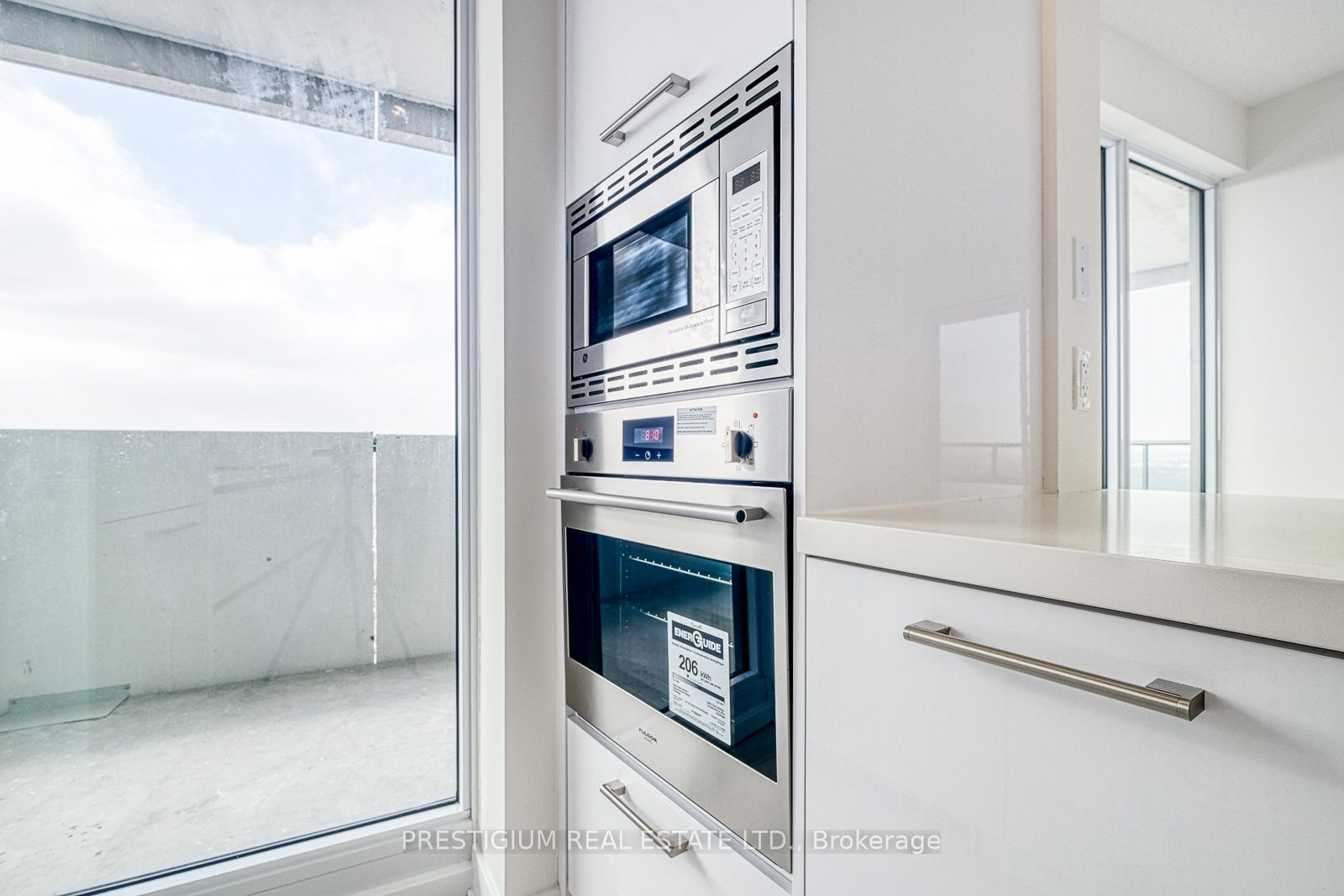 2221 Yonge Street 4809, Toronto, ON M4S 2B4 photo 5