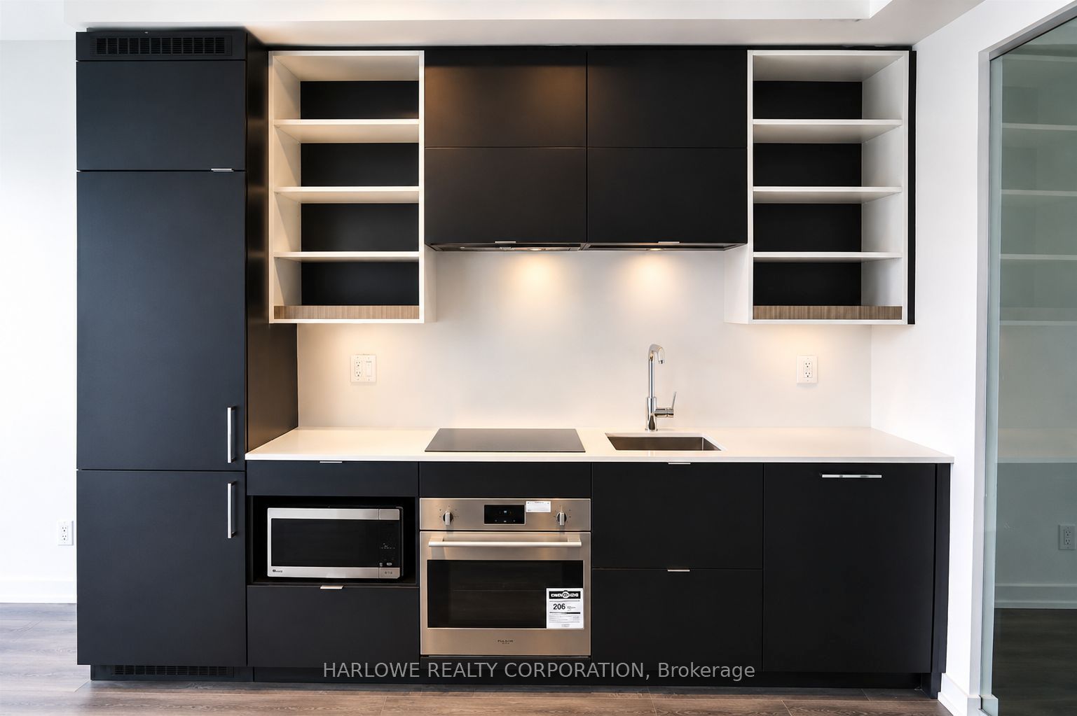 20 Edward Street 2412, Toronto, ON M5G 0C5 photo 2