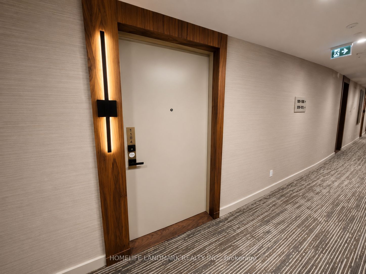 327 king Street W 1104, Toronto, ON M5Y 0W7 photo 3