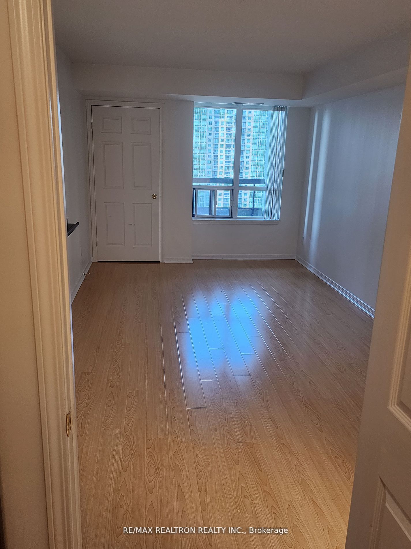 33 Empress Avenue 1112, Toronto, ON M2N 6Y7 photo 5