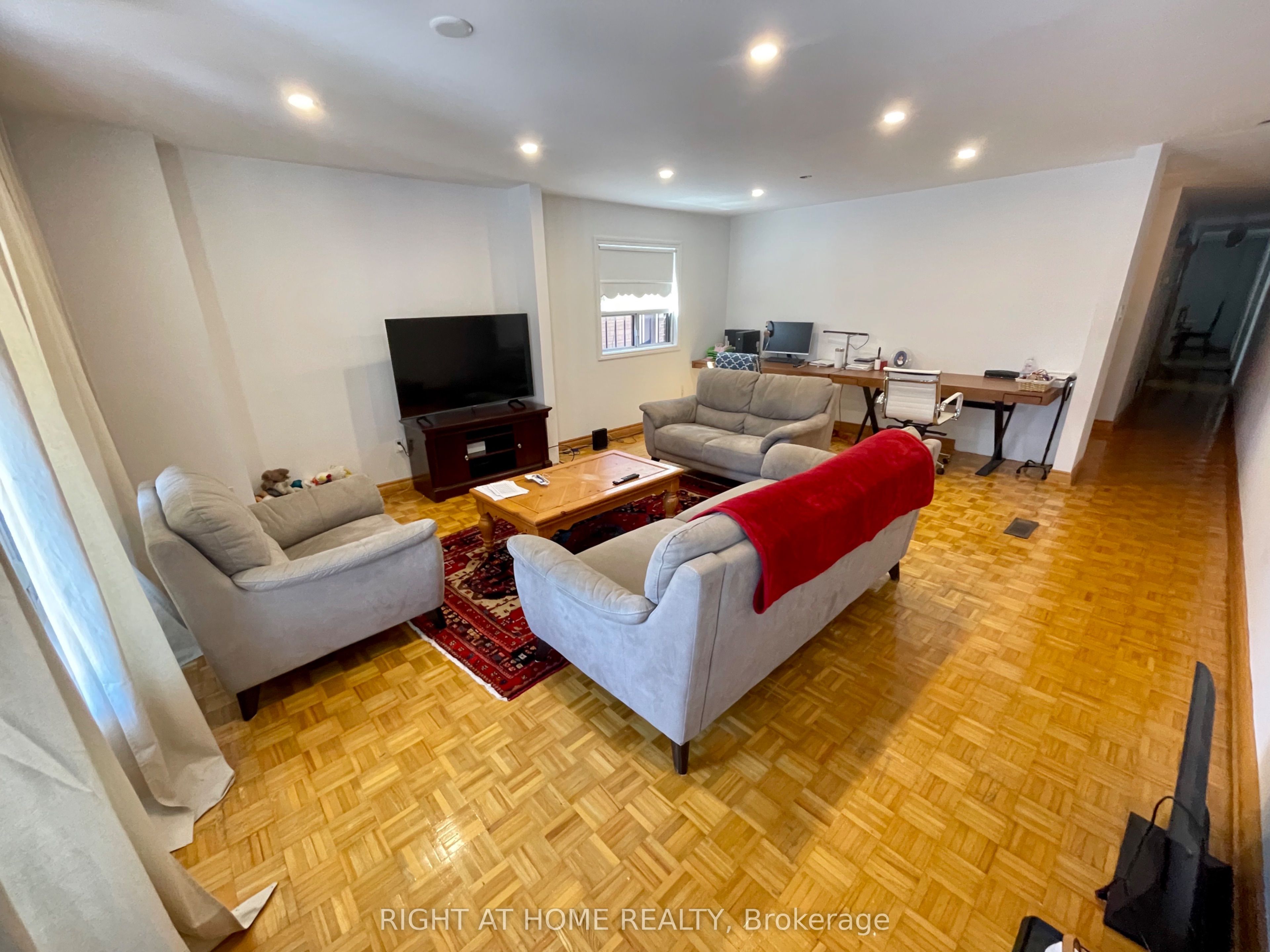 40 Bellevue Avenue, Toronto, ON M5T 2N4 photo 3