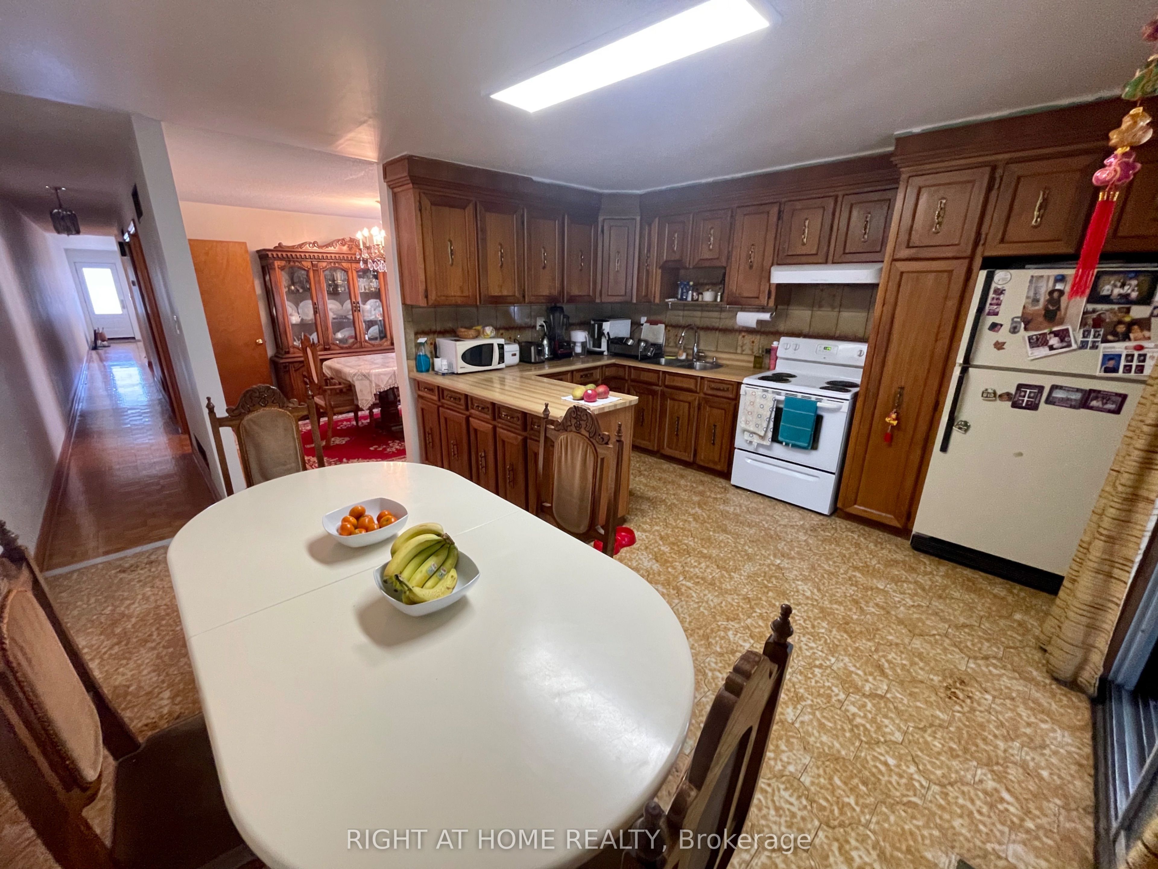40 Bellevue Avenue, Toronto, ON M5T 2N4 photo 5