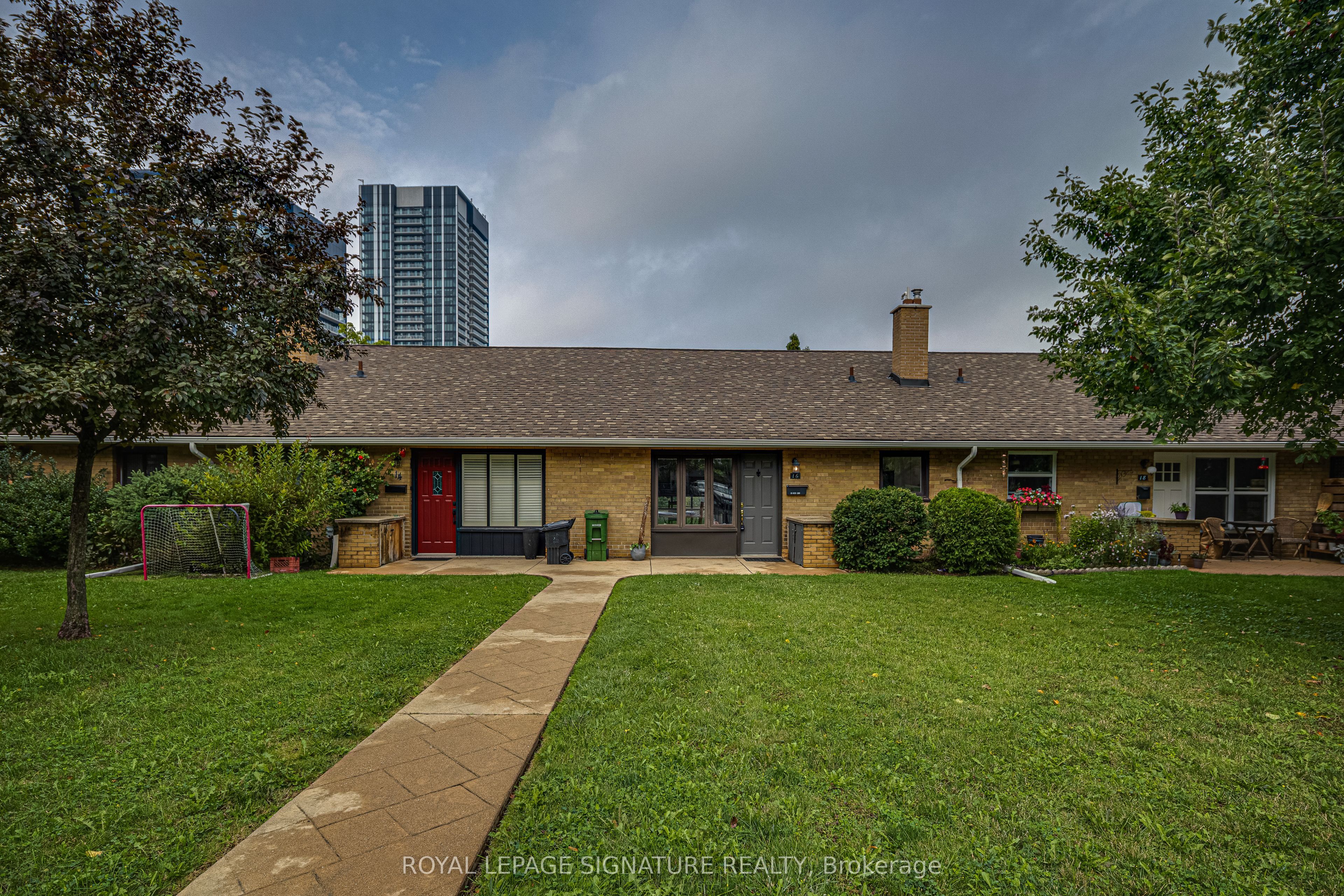 16 Burdock Lane, Toronto, ON M3C 2G5
