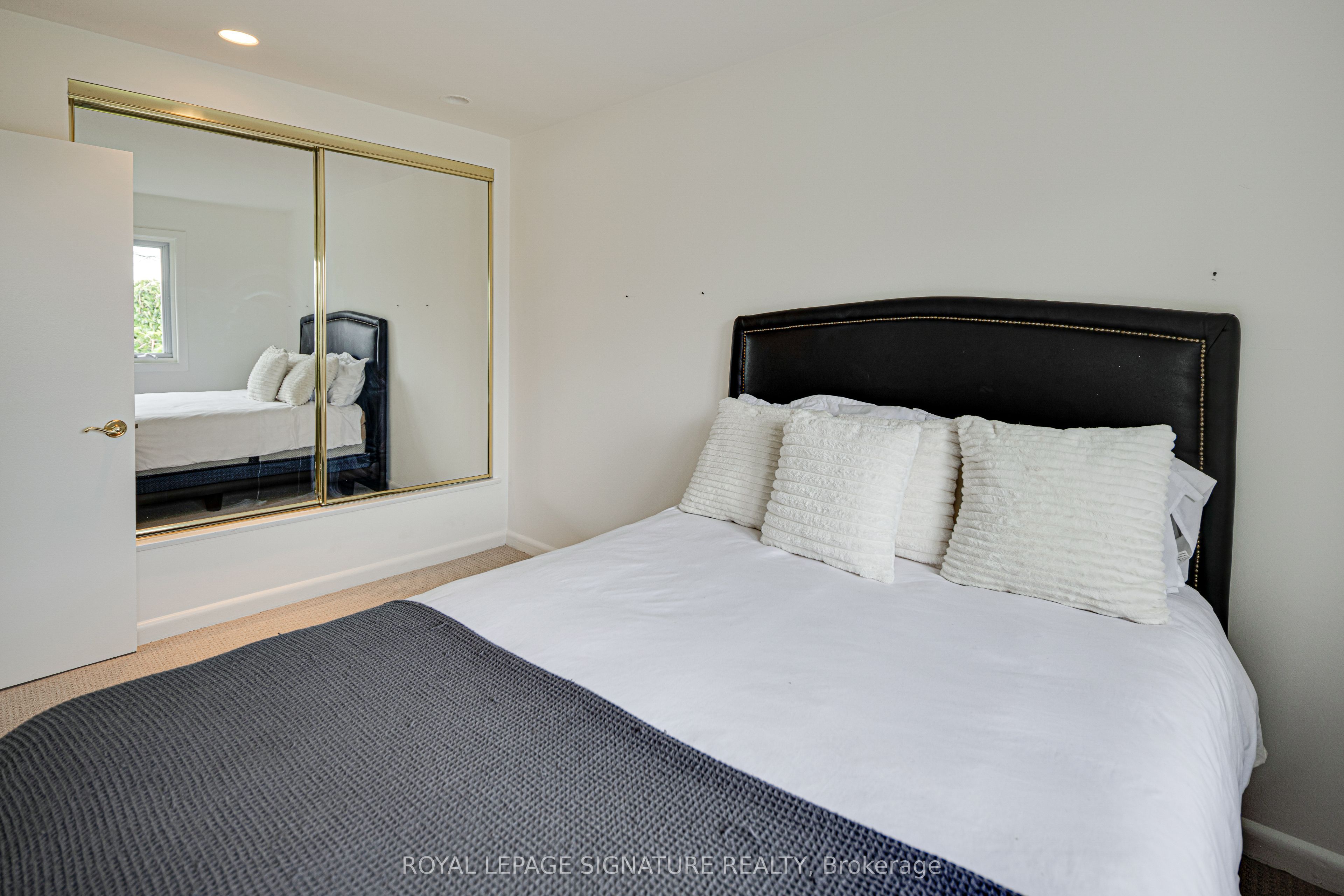 16 Burdock Lane, Toronto, ON M3C 2G5 photo 5