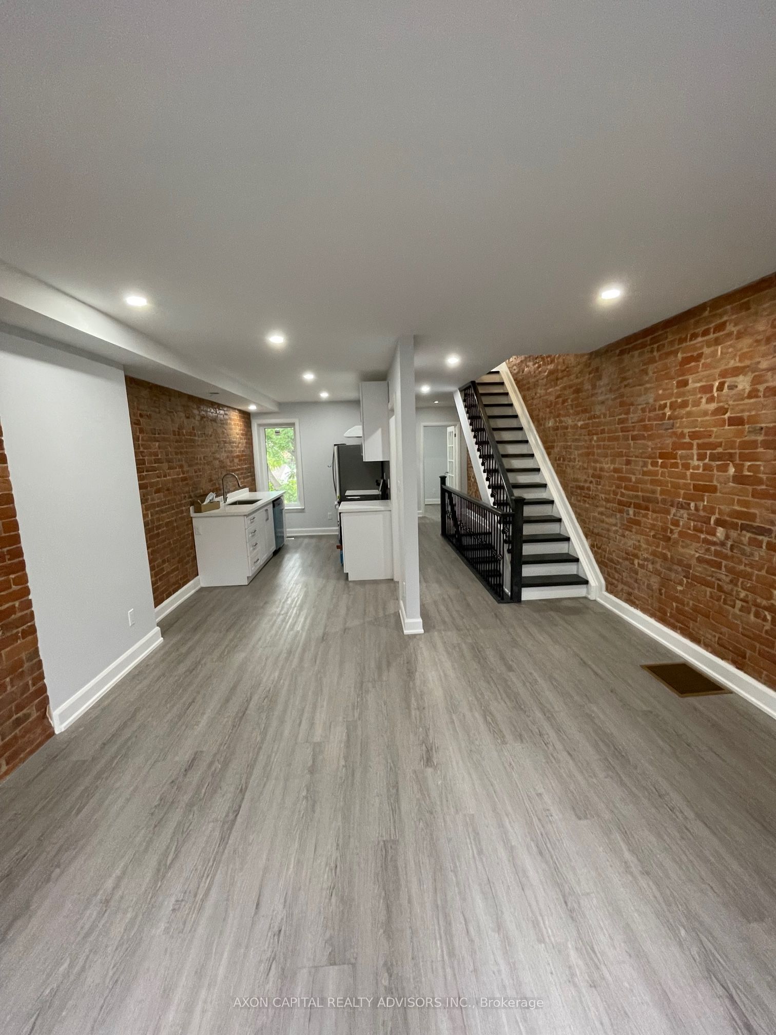 490 Gladstone Avenue, Toronto, ON M6H 3H9 photo 2