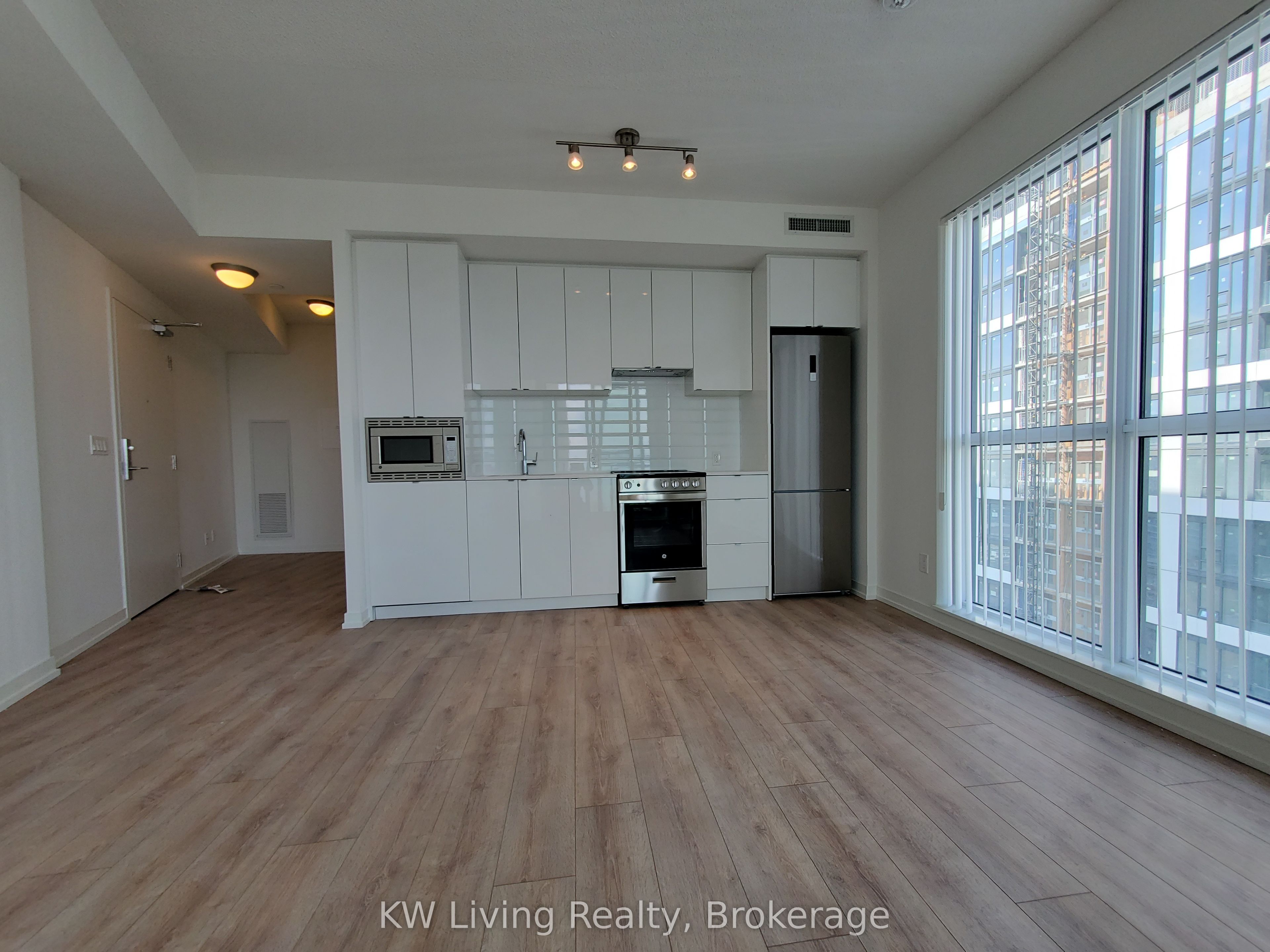 49 East Liberty Street 2002, Toronto, ON M6K 0B2 photo 3