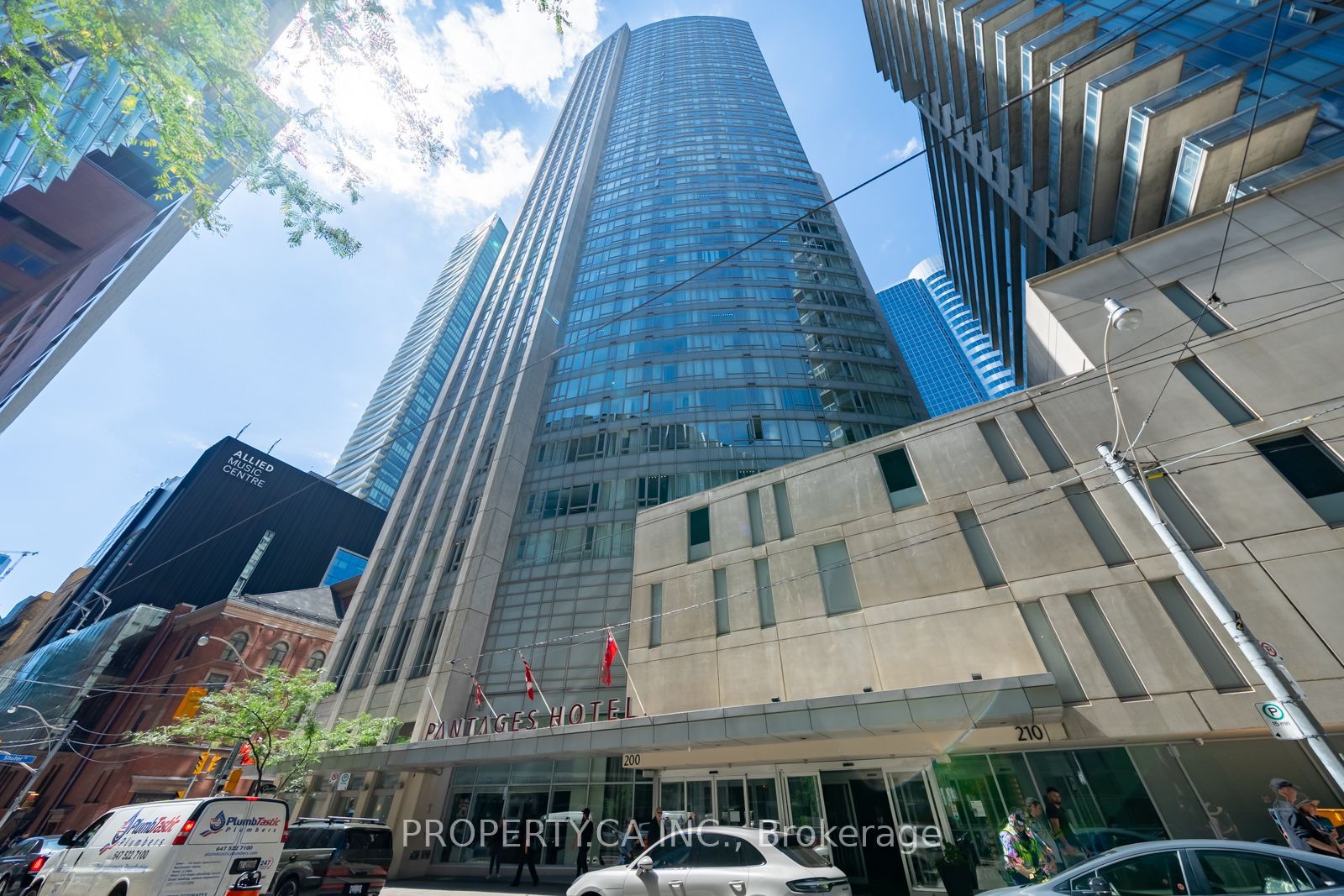 210 Victoria Street 912, Toronto, ON M5B 2R3 photo 2