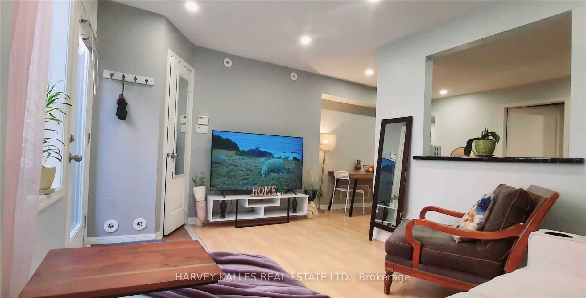 28 Douro Street 220, Toronto, ON M6K 3M4