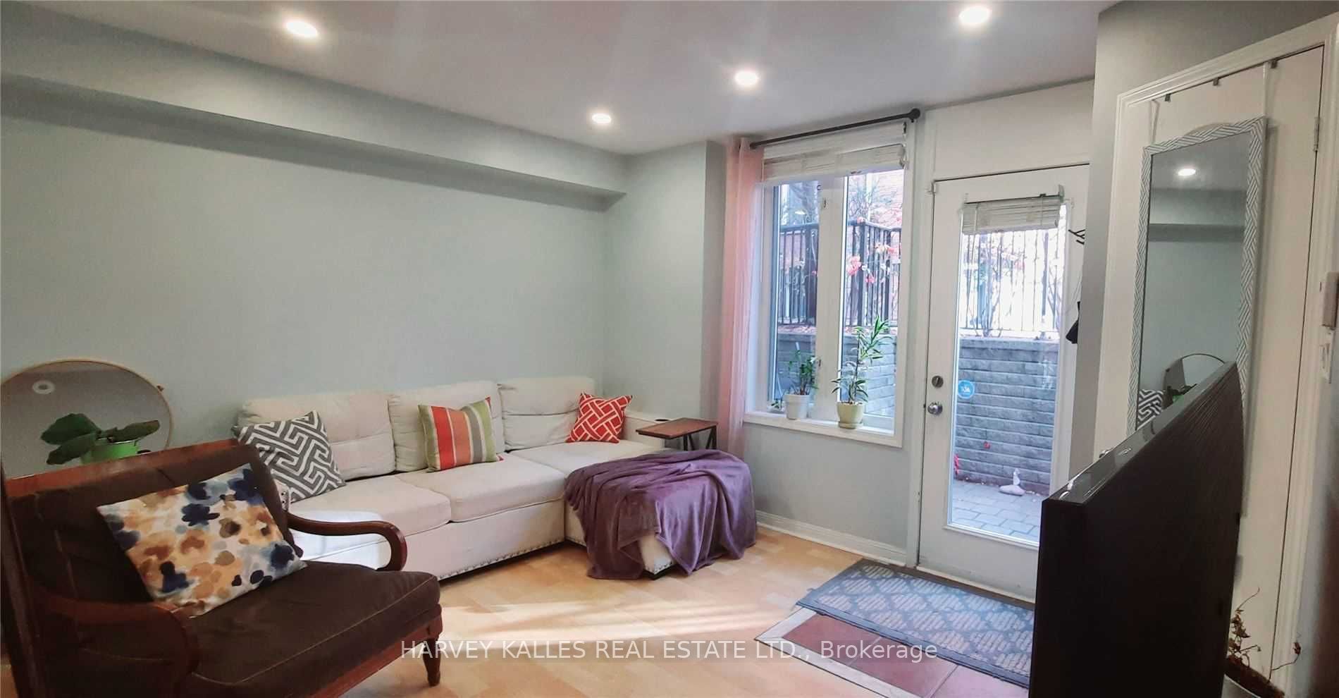 28 Douro Street 220, Toronto, ON M6K 3M4 photo 4