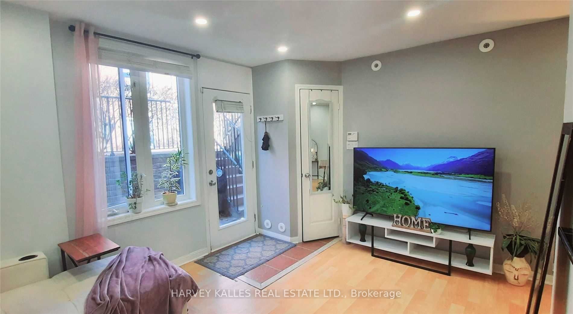 28 Douro Street 220, Toronto, ON M6K 3M4 photo 5