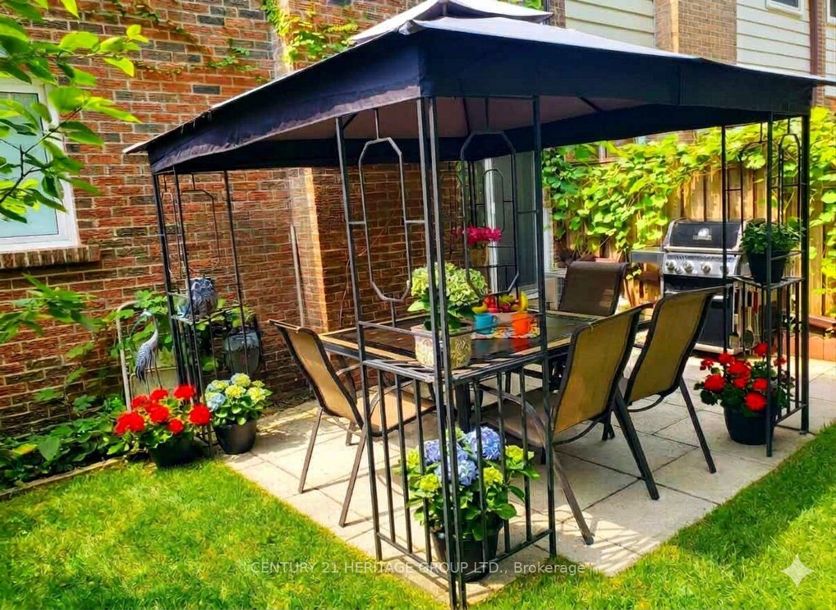 131 Black Hawk Way, Toronto, ON M2R 3L7 photo 2